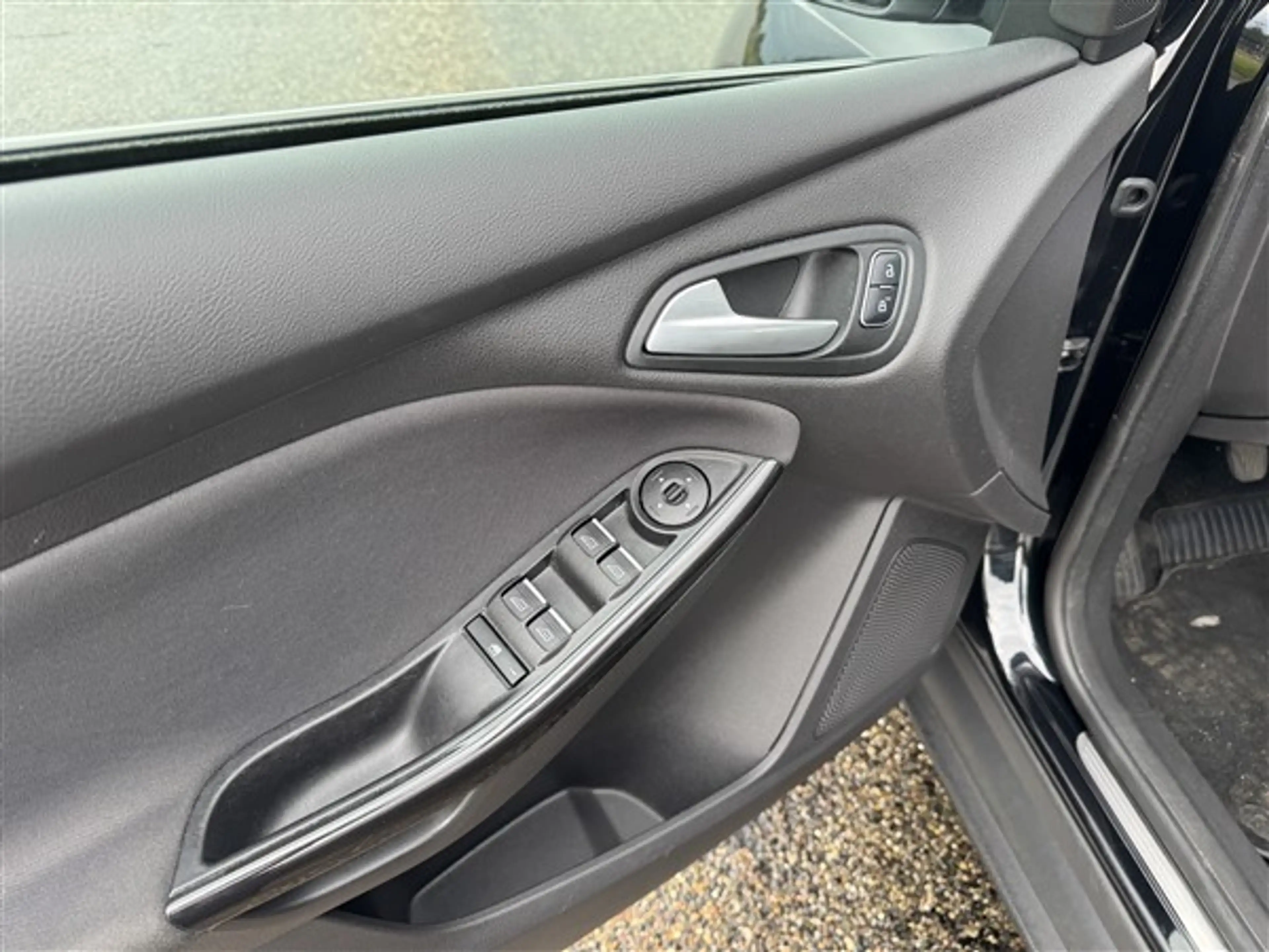 Ford Focus Wagon 1.0 Titanium Edition ECC.LMV.NAVI.PDC.TREKHA — photo 8