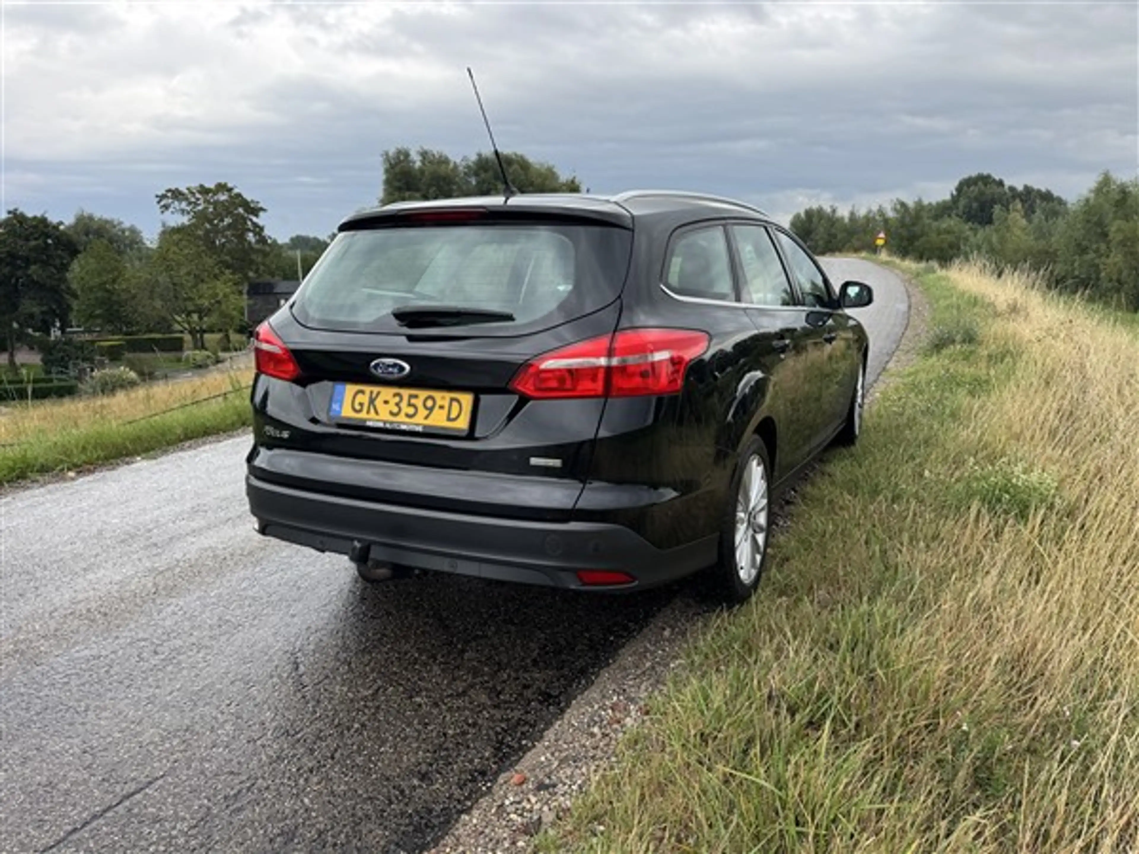 Ford Focus Wagon 1.0 Titanium Edition ECC.LMV.NAVI.PDC.TREKHA — photo 3