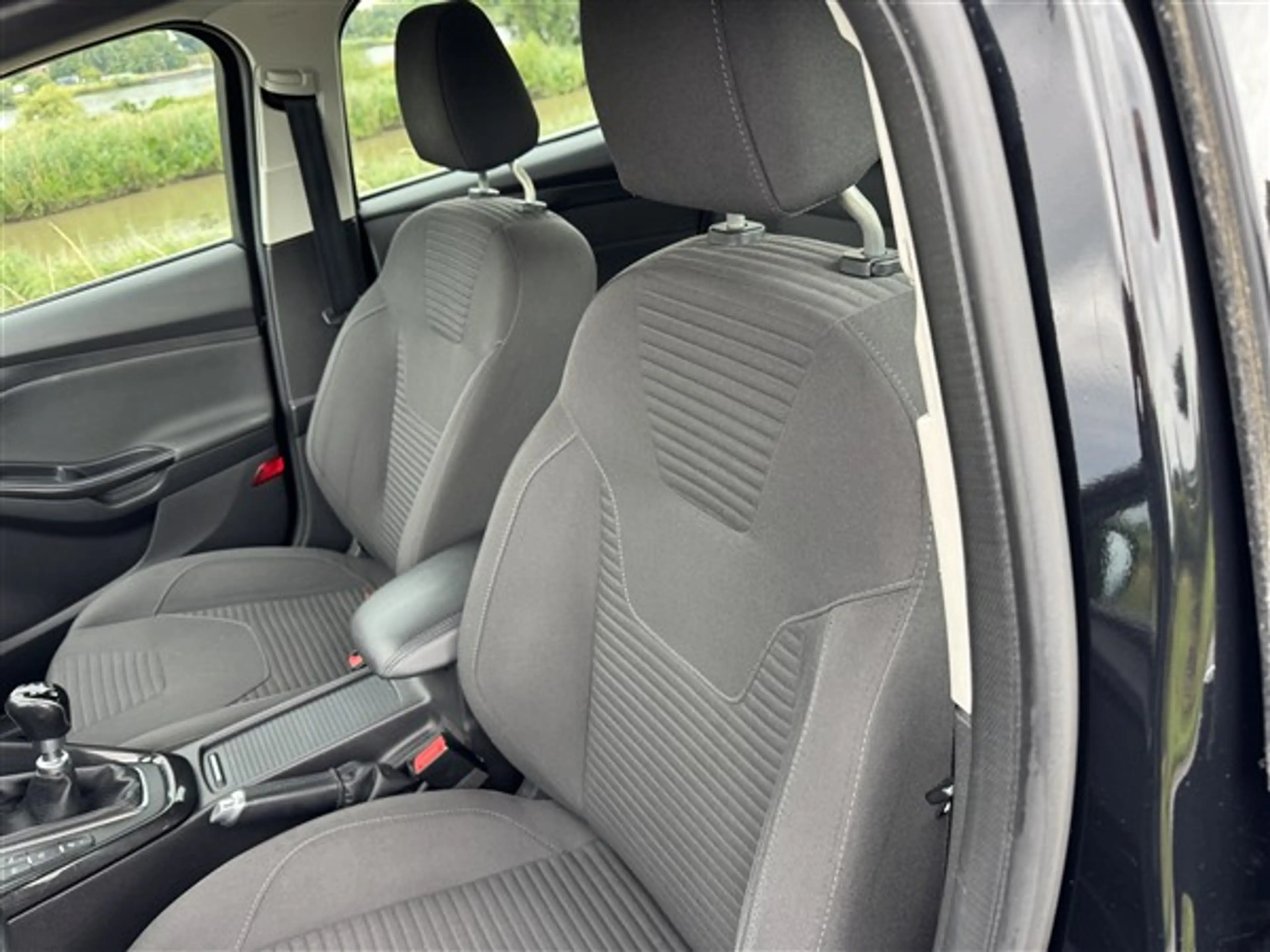 Ford Focus Wagon 1.0 Titanium Edition ECC.LMV.NAVI.PDC.TREKHA — photo 9