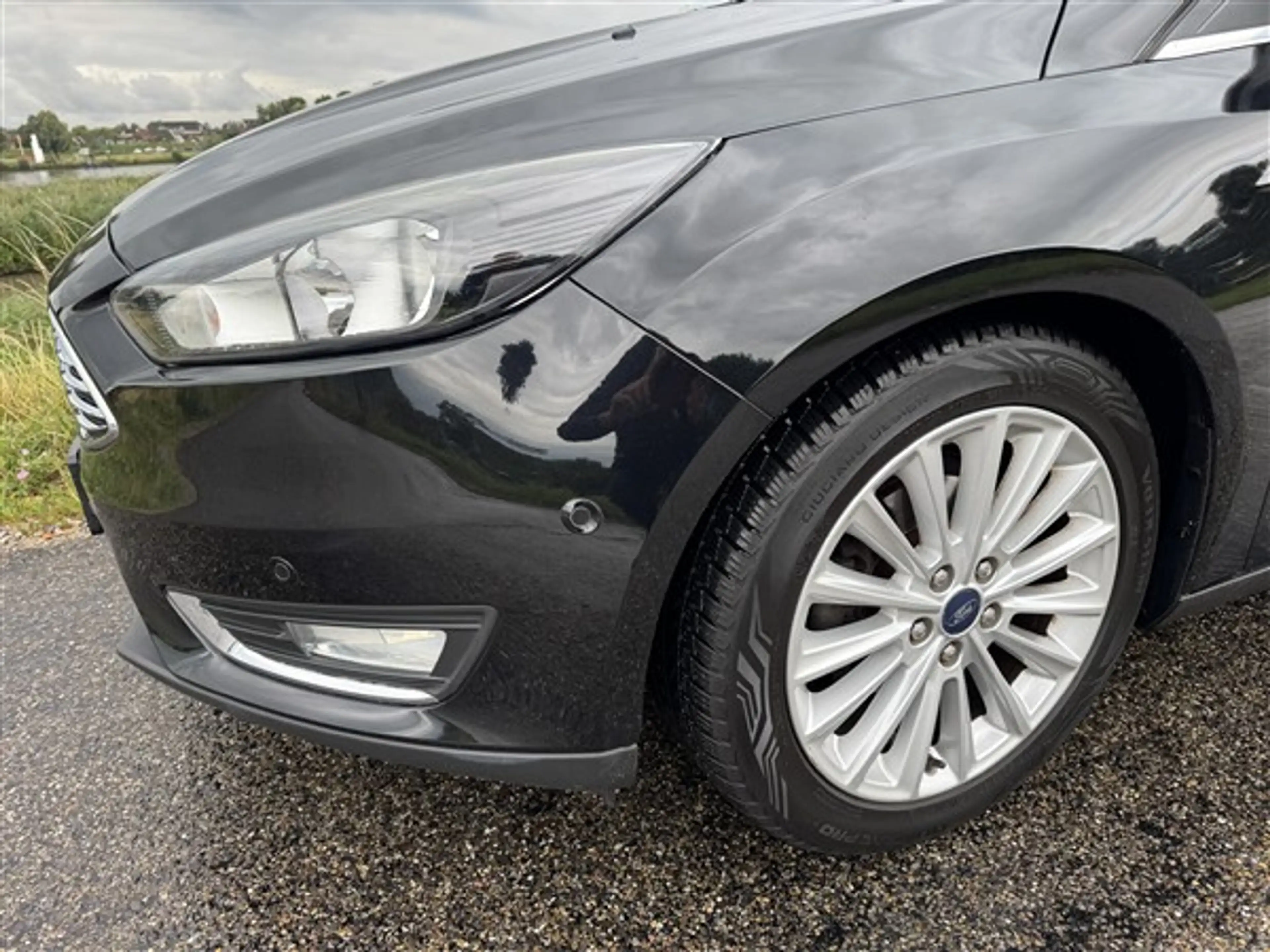 Ford Focus Wagon 1.0 Titanium Edition ECC.LMV.NAVI.PDC.TREKHA — photo 7