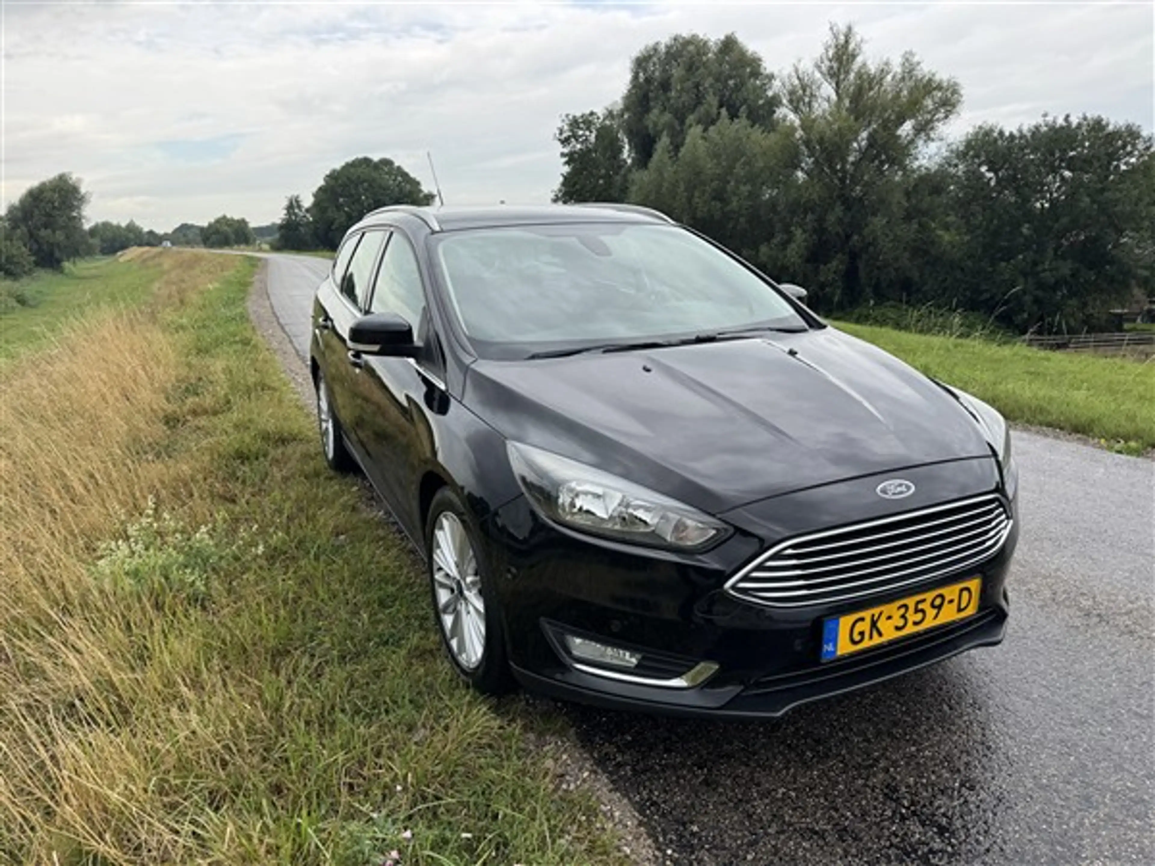 Ford Focus Wagon 1.0 Titanium Edition ECC.LMV.NAVI.PDC.TREKHA — photo 4