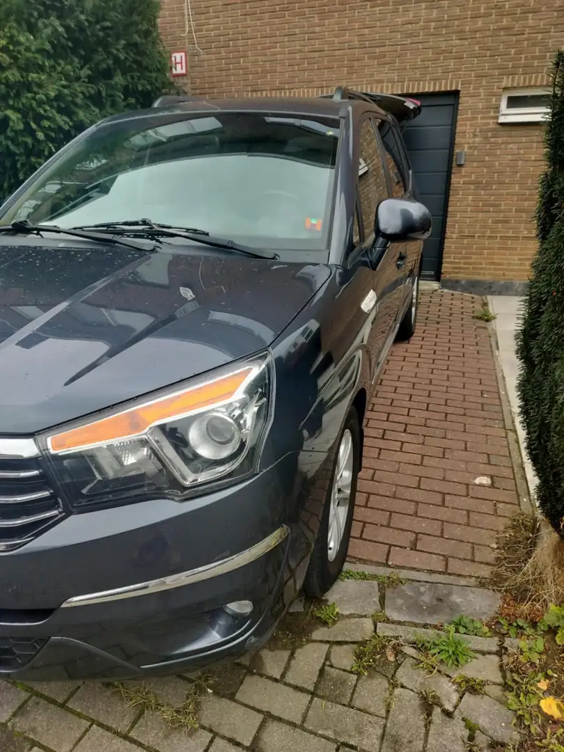 SsangYong Rodius 2.2 SV220e-XDi 2WD Quartz - 2