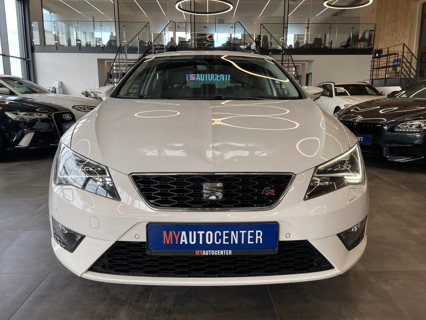 SEAT Leon FR *LED*NAVI*SZHZ*TEMPOMAT*SPORTSITZE*TOUCH Wit - 2