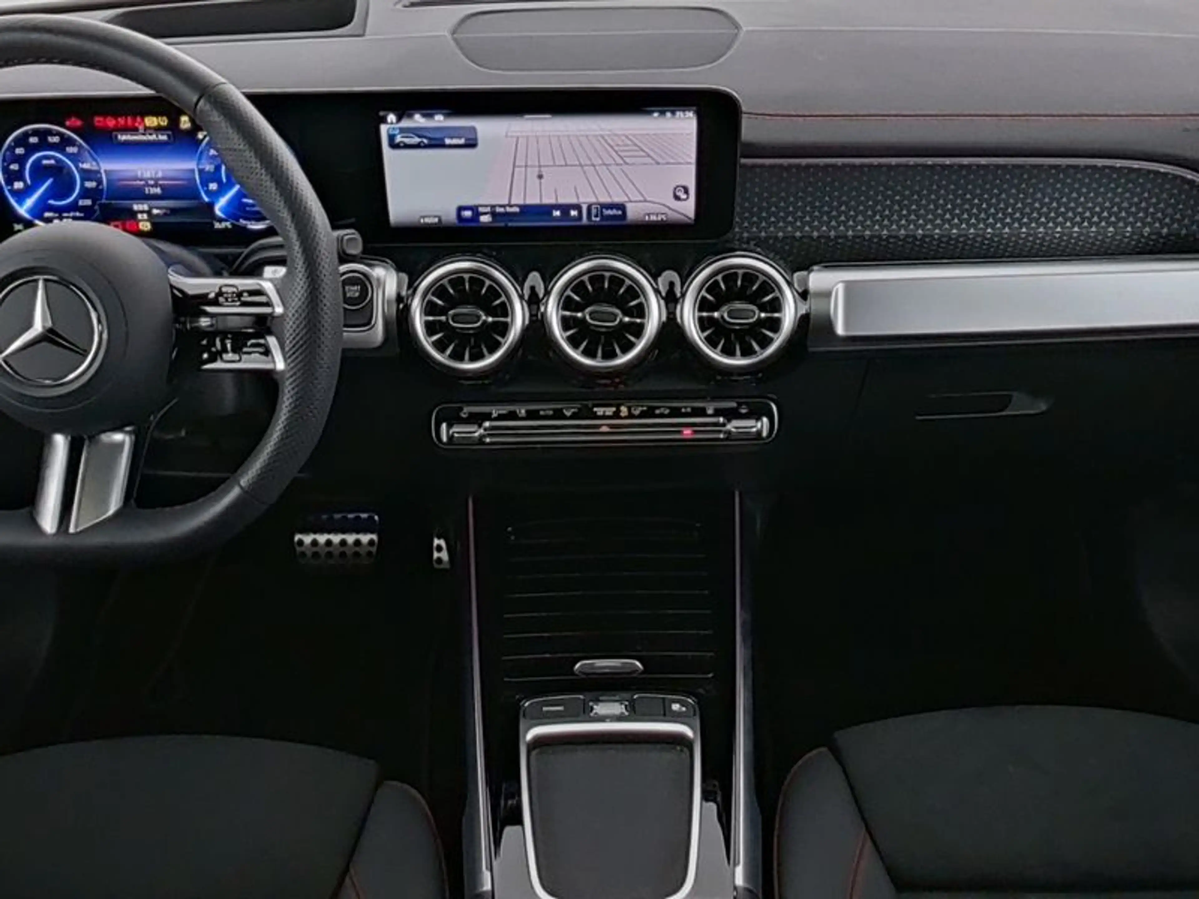Mercedes-Benz EQB 250 + AMG PREMIUM 7-SITZER PANO DISTR BURM — photo 6