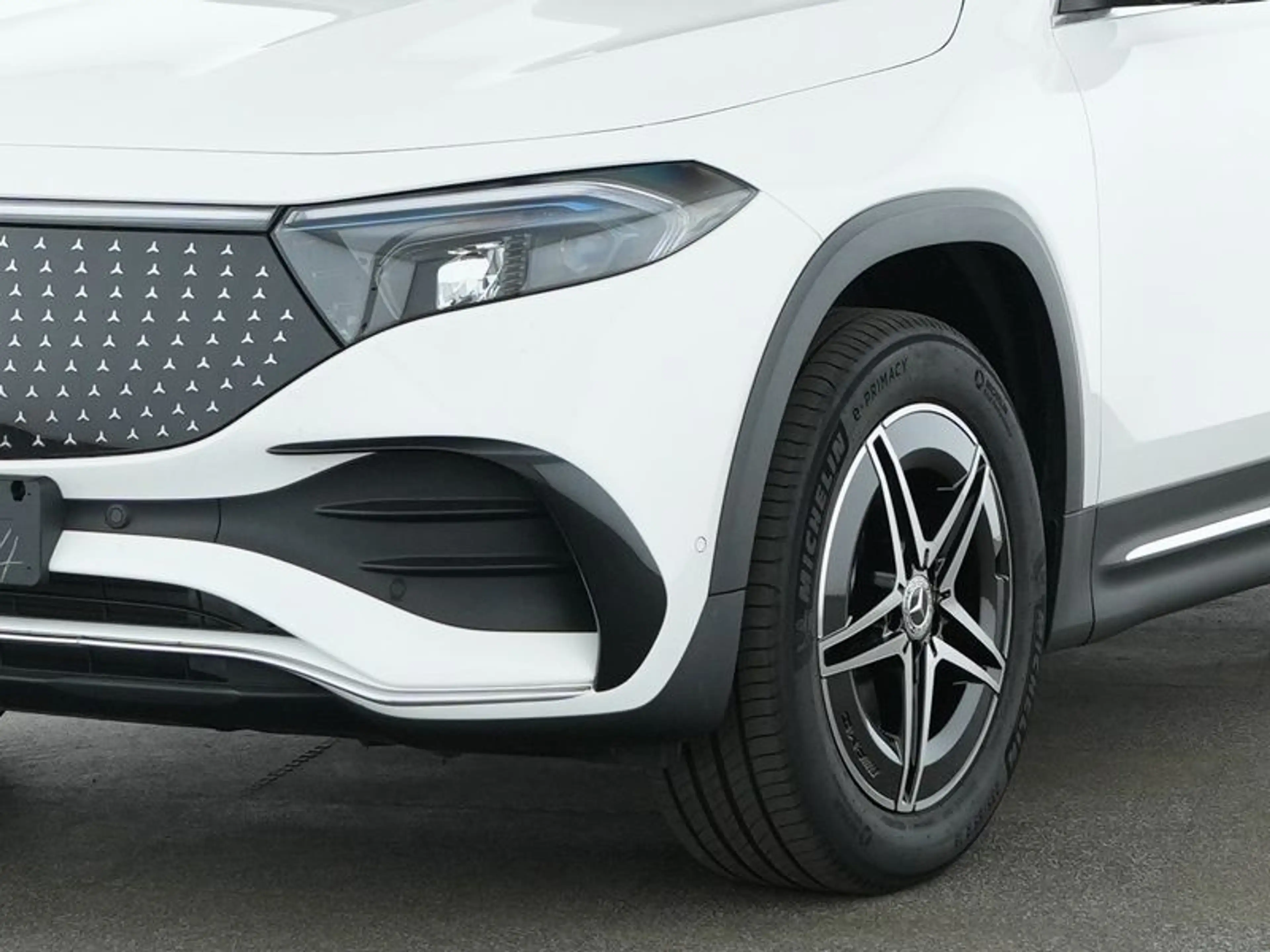 Mercedes-Benz EQB 250 + AMG PREMIUM 7-SITZER PANO DISTR BURM — photo 5