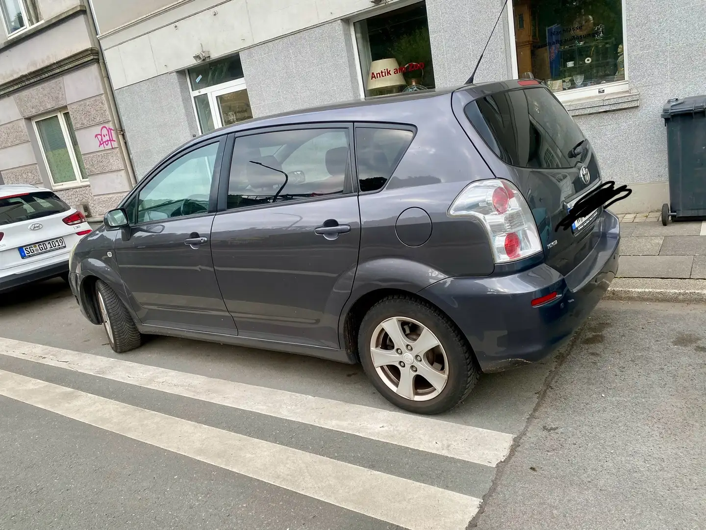 Toyota Corolla Verso 2.2 D-4D DPF Luna 7 Sitze - 1