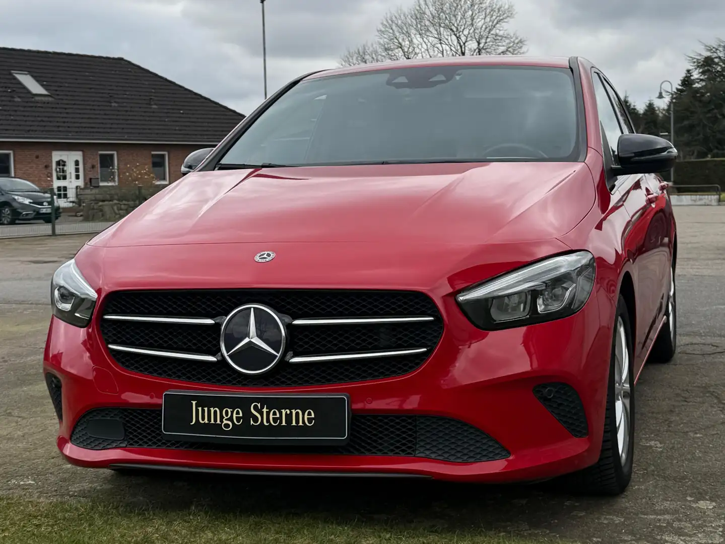 Mercedes-Benz B 180 B-Klasse Diesel d 7G-DCT Progressive Rot - 2