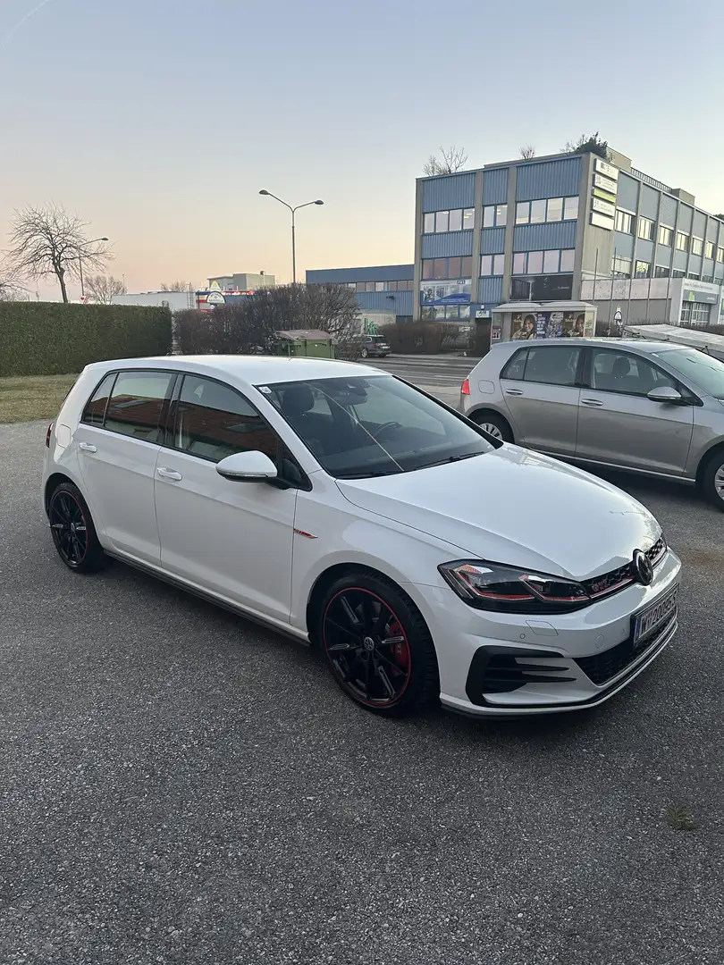 Volkswagen Golf GTI Performance 2,0 TSI DSG - 1