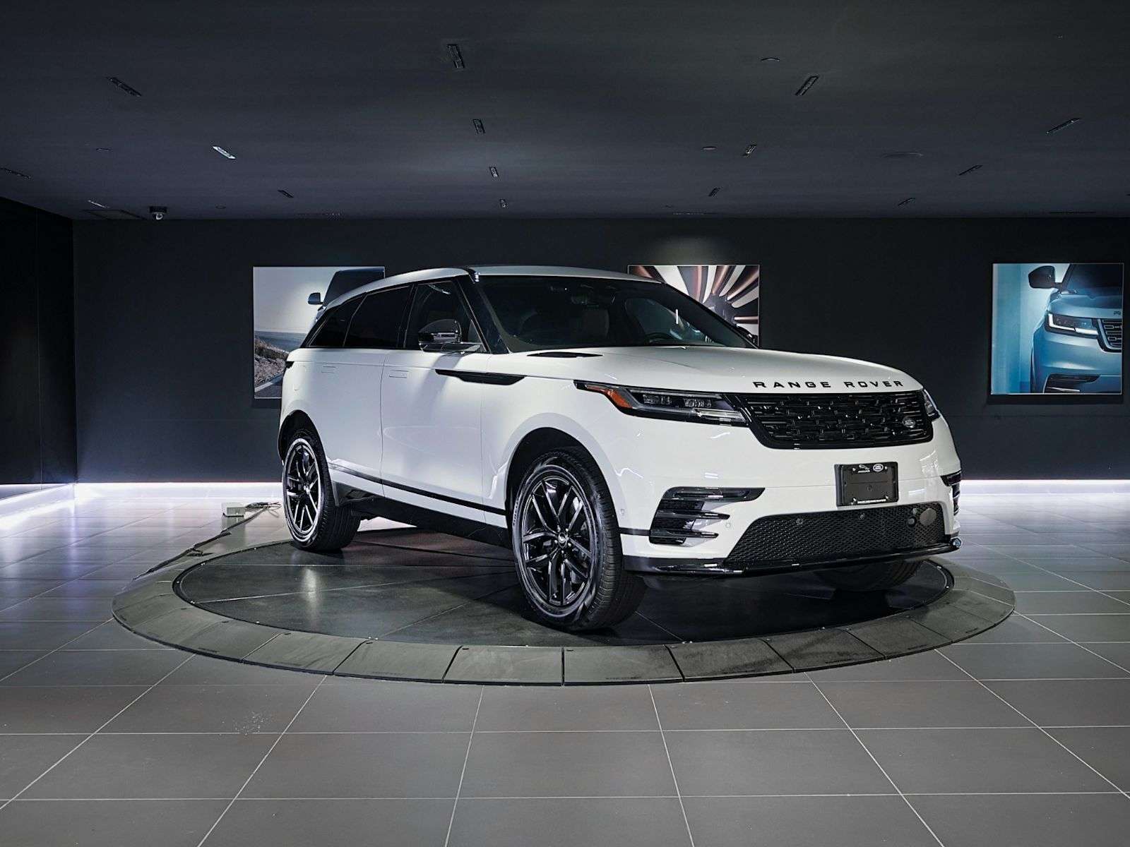2026 Land Rover Range Rover Velar Dynamic SE | Sunroof | Navigation | Bluetooth | He — снимка 1