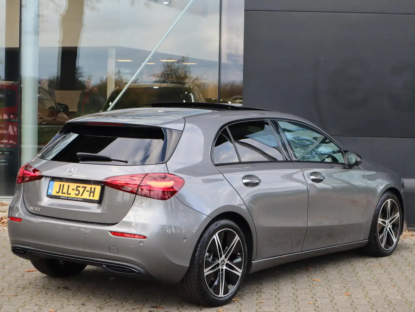 Mercedes-Benz A 180 Star Edition Luxury Line Gris - 2