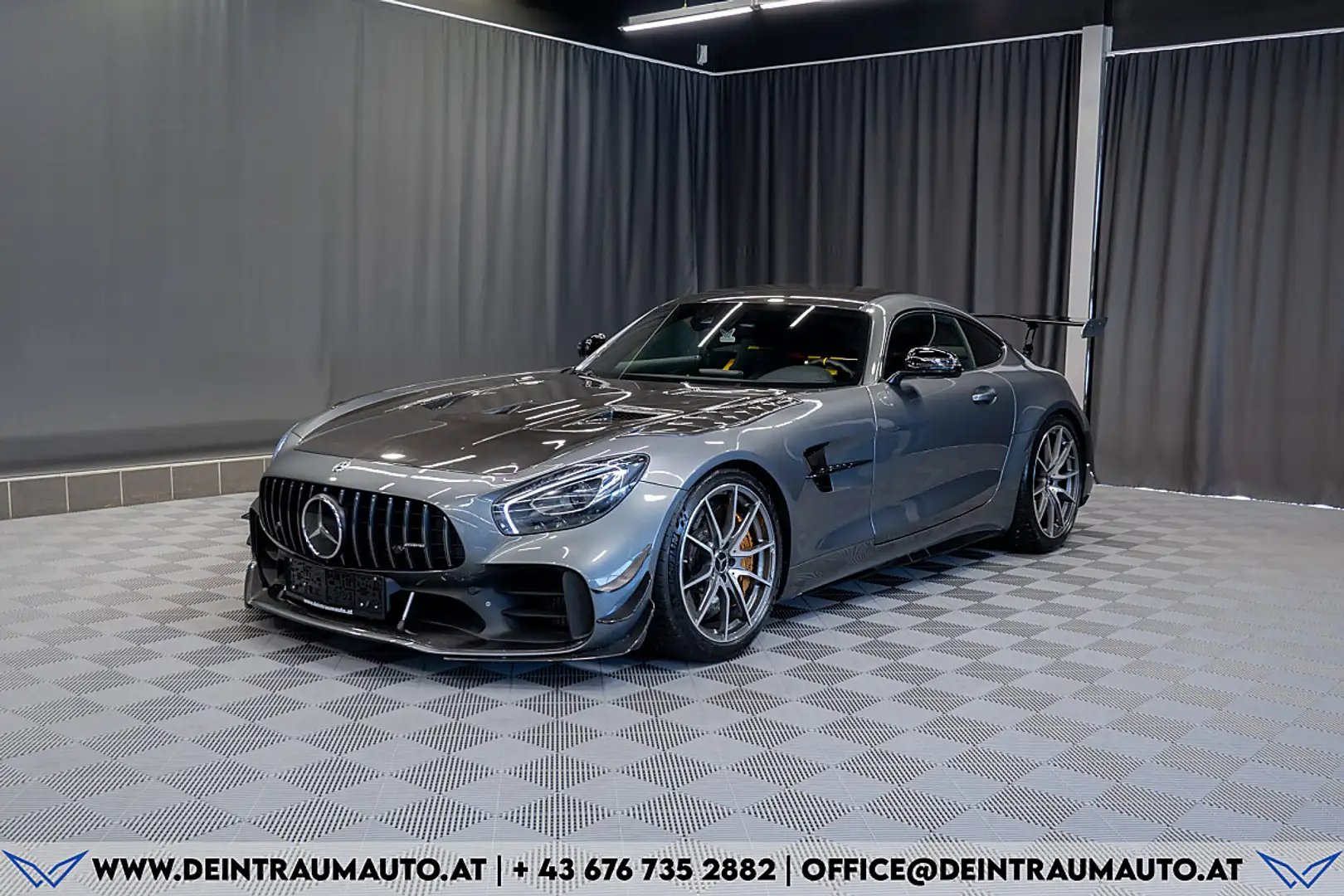 Mercedes-Benz AMG GT R*SCHALEN*CARBON*AMG PERFORMANCE* Grau - 1