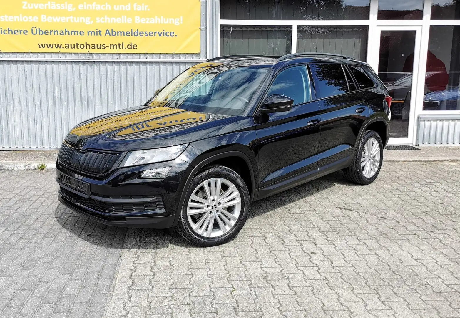 Skoda Kodiaq 2.0 TDI 140kW DSG 4x4 Navi 19Zoll APP Schwarz - 1