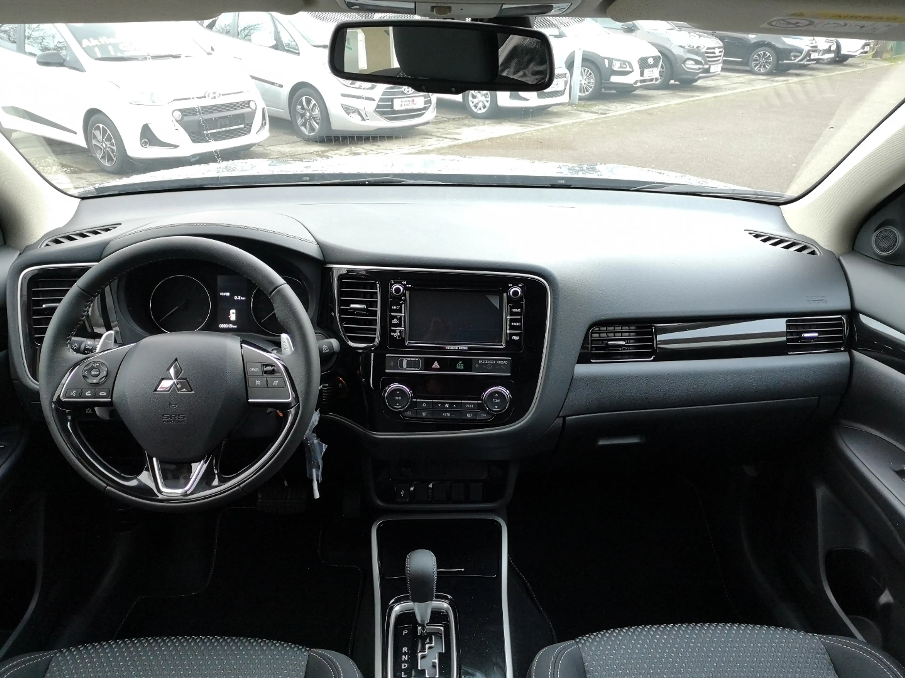 Mitsubishi Outlander Active 2.0 MIVEC ClearTec 2WD CVT — photo 12