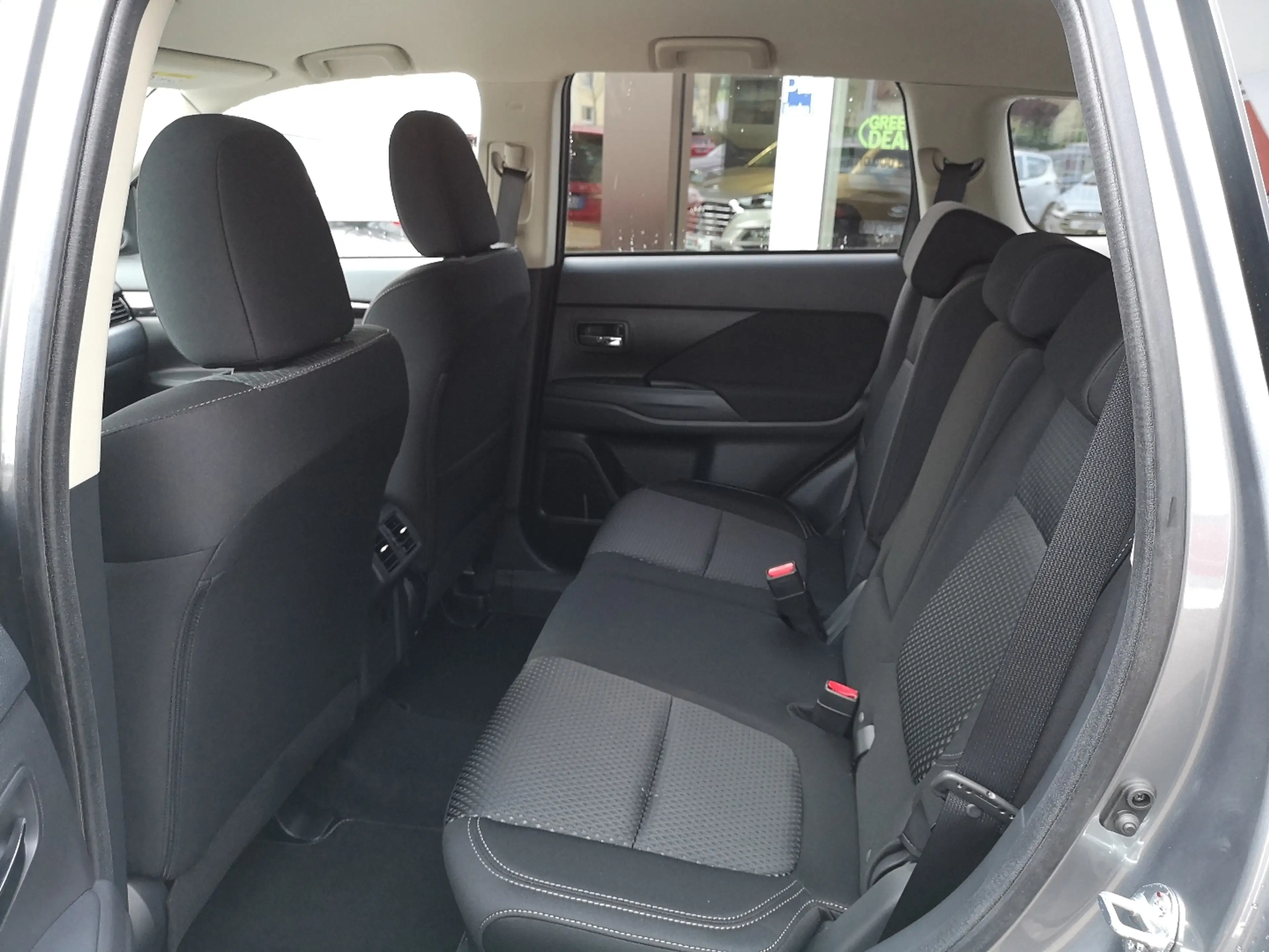 Mitsubishi Outlander Active 2.0 MIVEC ClearTec 2WD CVT — photo 8