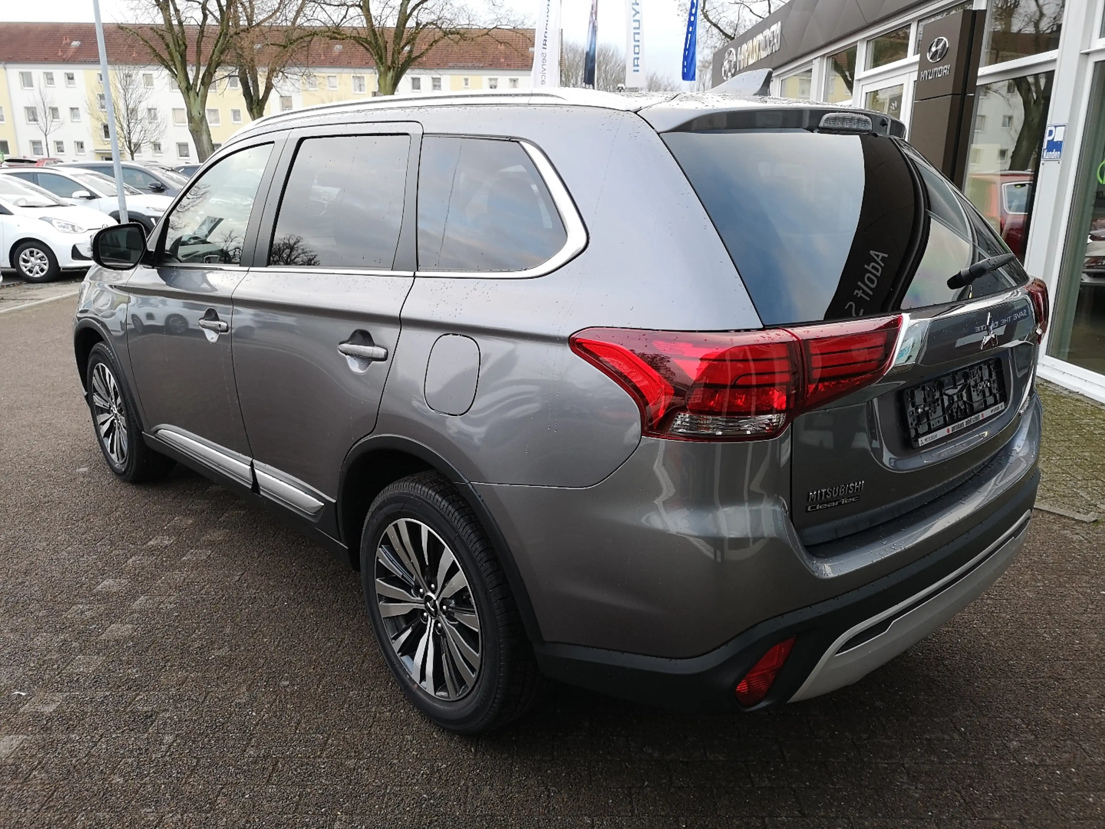 Mitsubishi Outlander Active 2.0 MIVEC ClearTec 2WD CVT — photo 6