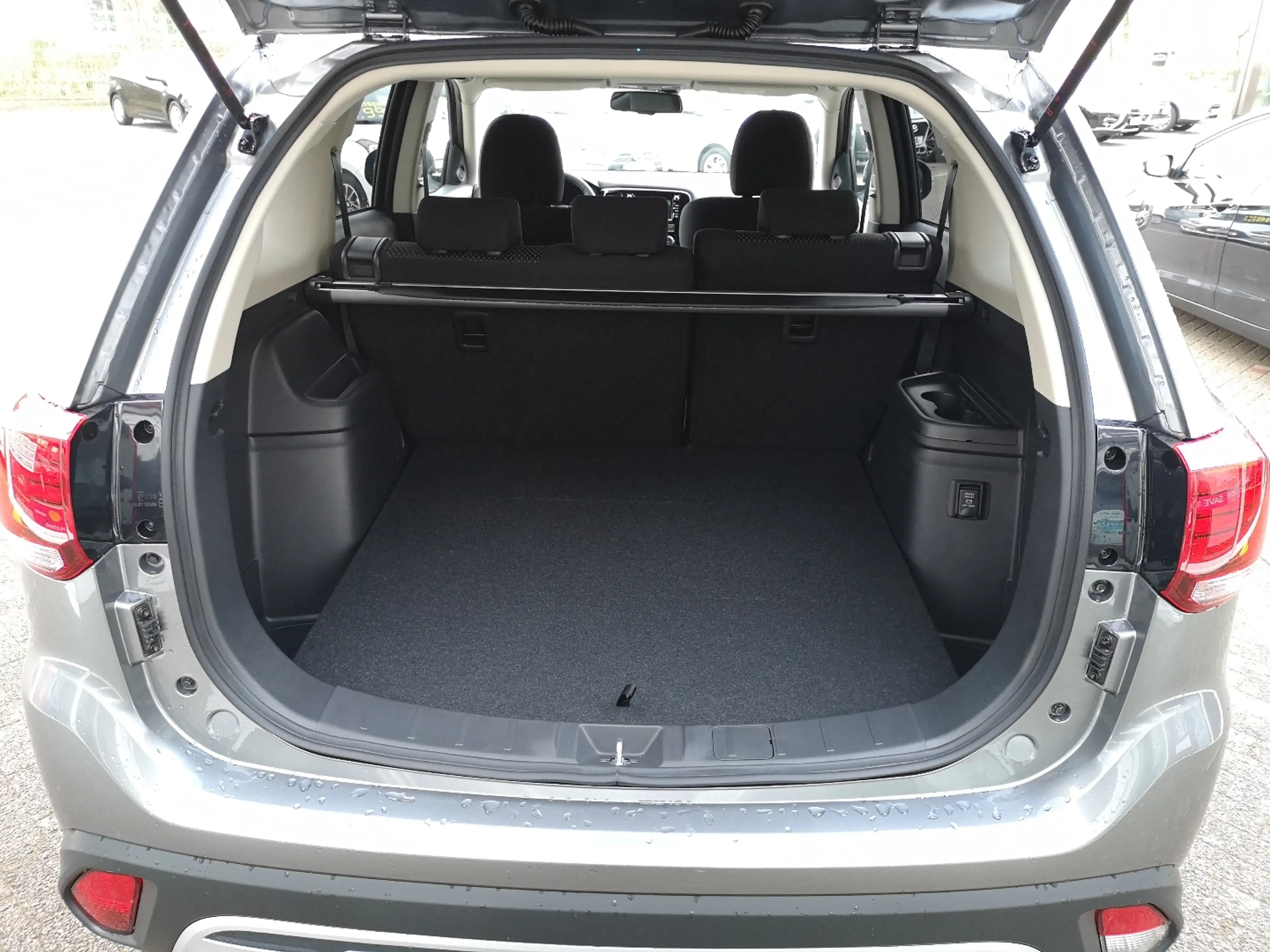 Mitsubishi Outlander Active 2.0 MIVEC ClearTec 2WD CVT — photo 9