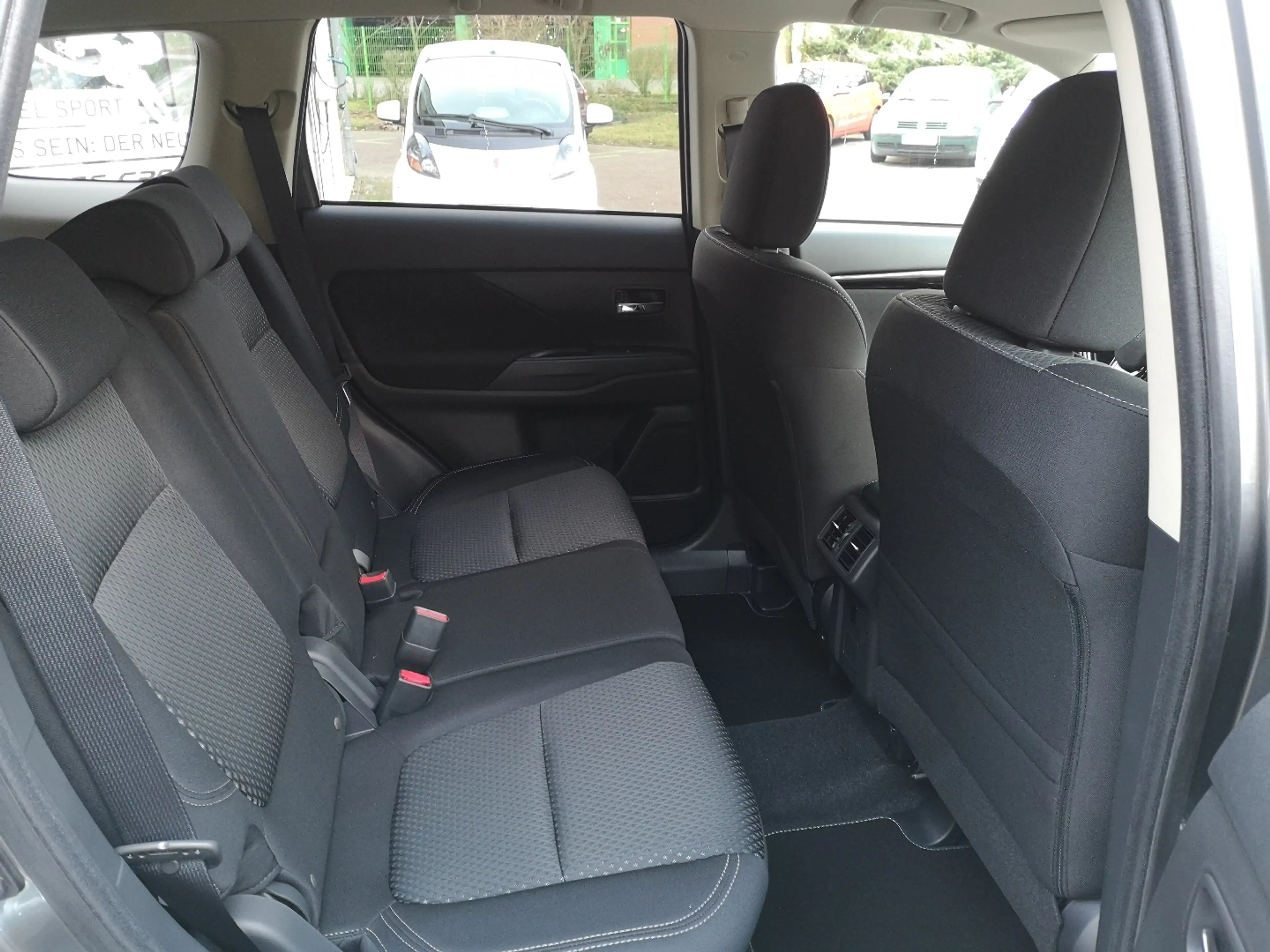 Mitsubishi Outlander Active 2.0 MIVEC ClearTec 2WD CVT — photo 10