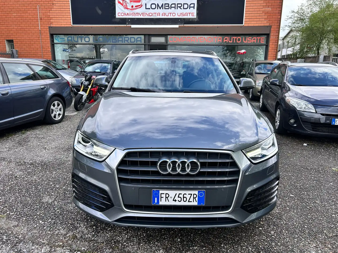 Audi Q3 Q3 2.0 TDI 120 CV QUATTRO CAMBIO S-TRONIC Gris - 2