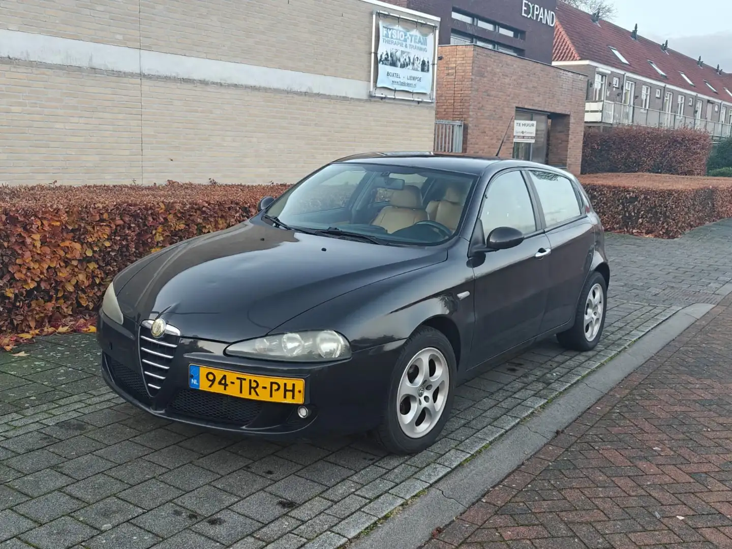 Alfa Romeo 147 147 1.9 JTD Collezione crna - 1
