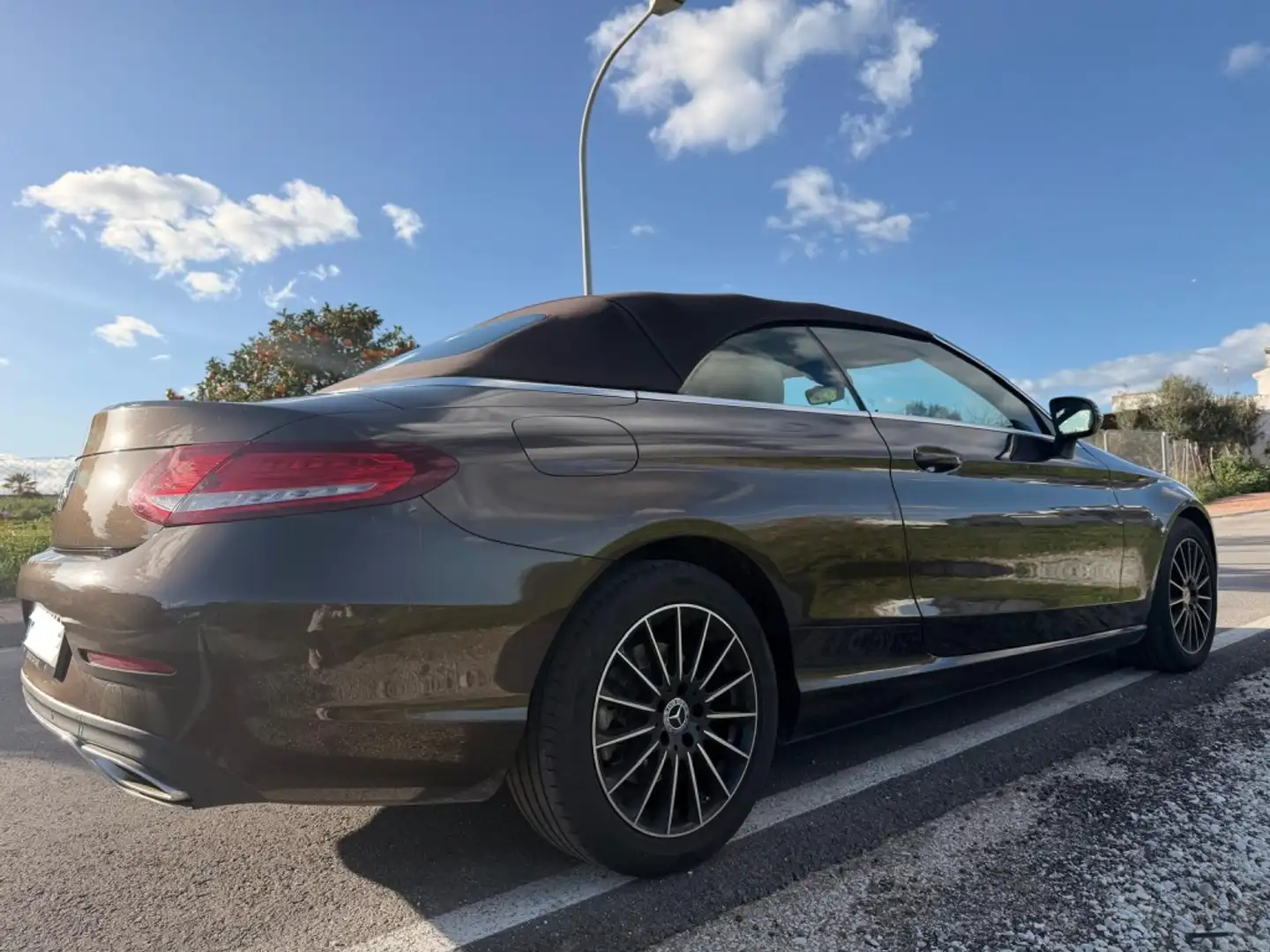 Mercedes-Benz C 200 Coupé 9G-Tronic Braun - 2