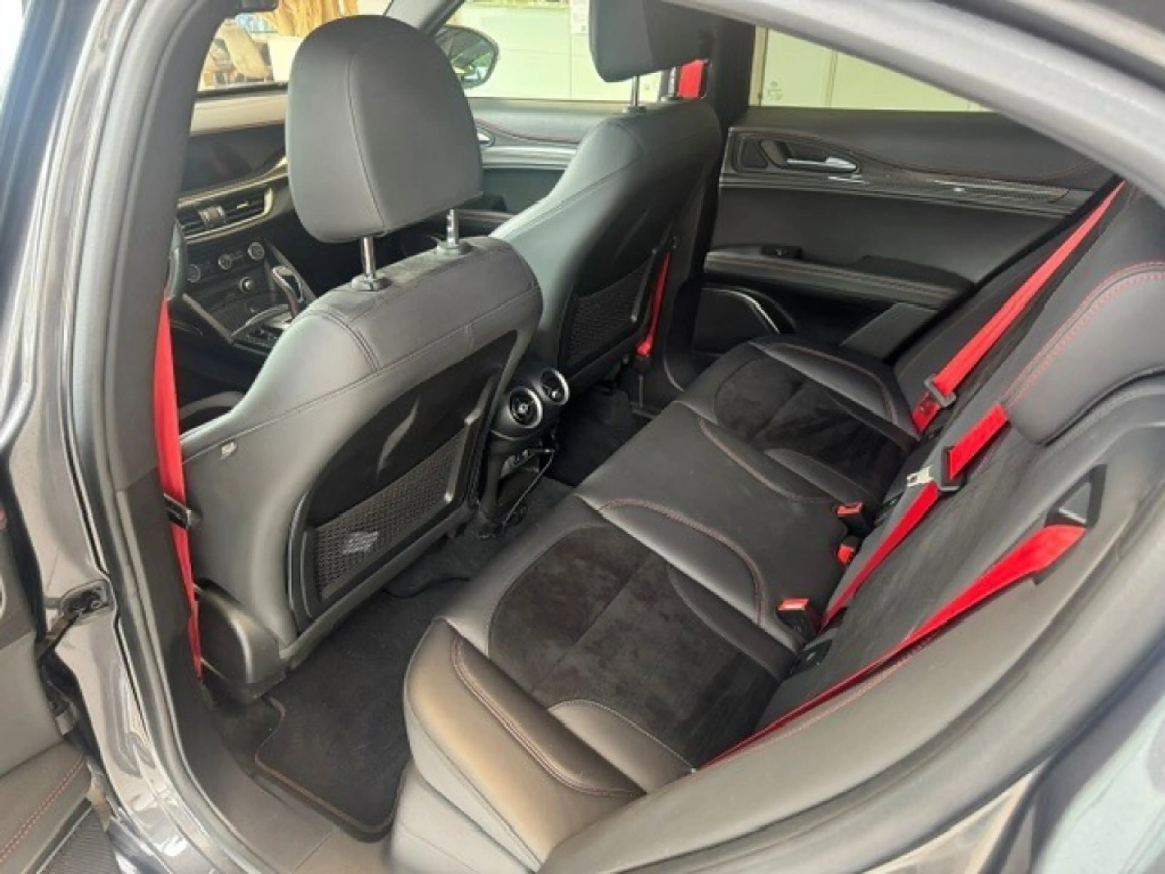 Alfa Romeo Stelvio 2.9 V6 AWD Quadrifoglio — photo 15