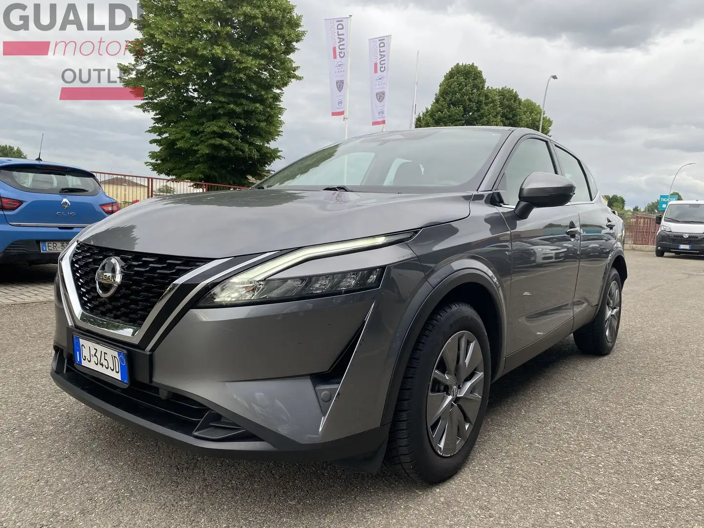 Nissan Qashqai MHEV 140 CV Visia Grigio - 2