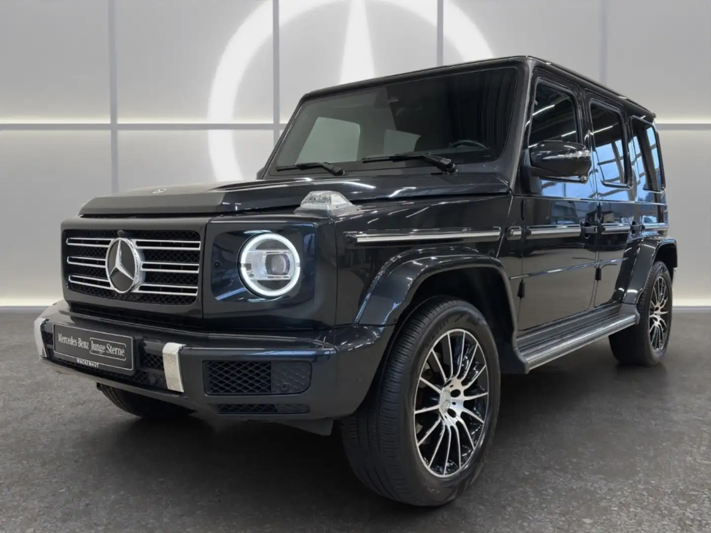 Mercedes-Benz G 400 d AMG AHK+SHD+DIST+COMAND+BURM+MULTIB+360° Schwarz - 1
