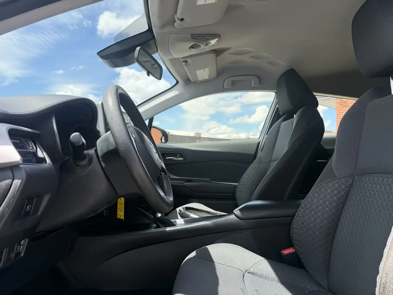 Toyota C-HR снимка Toyota C-HR