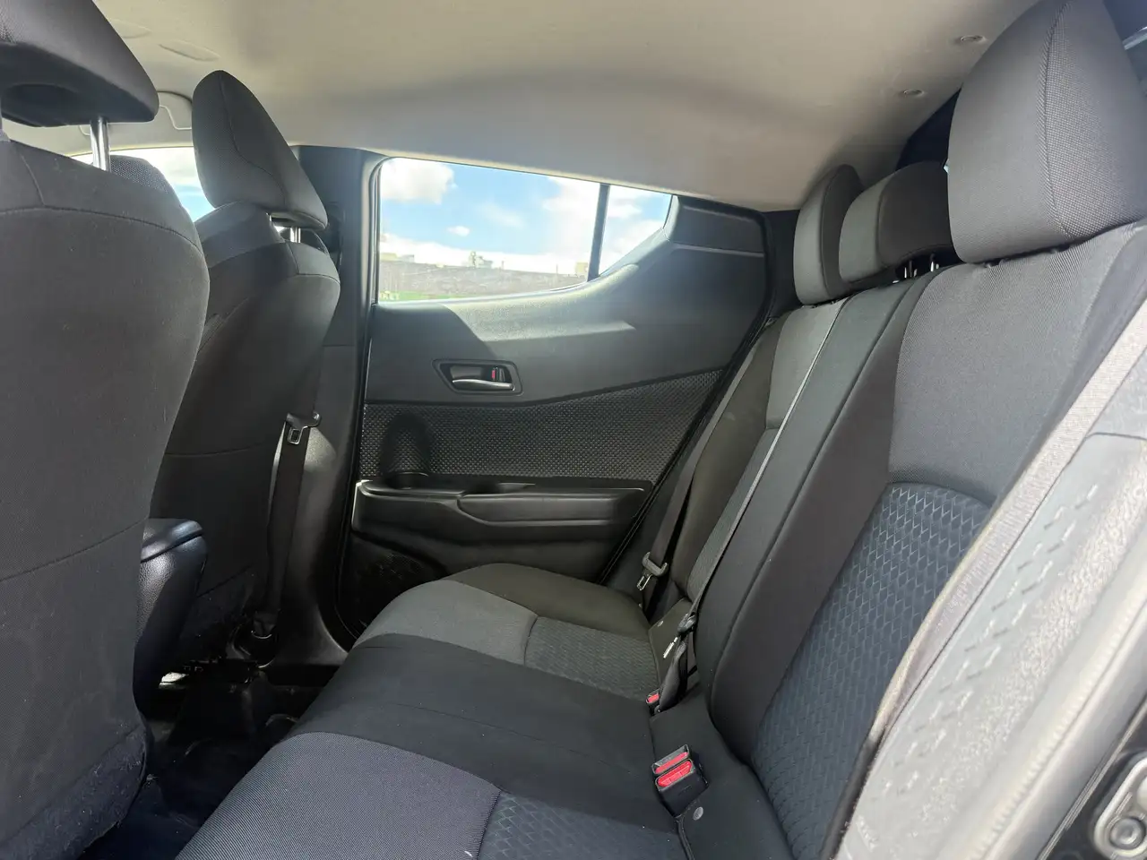 Toyota C-HR снимка Toyota C-HR