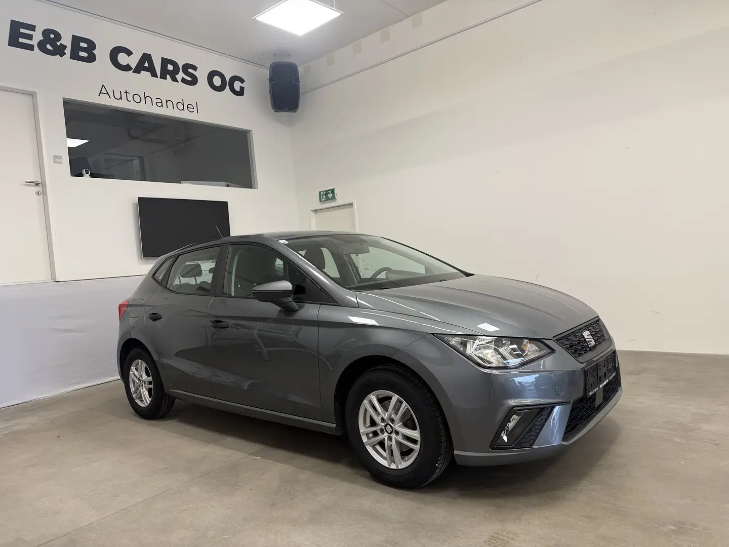 SEAT Ibiza 1.0 Grau - 2