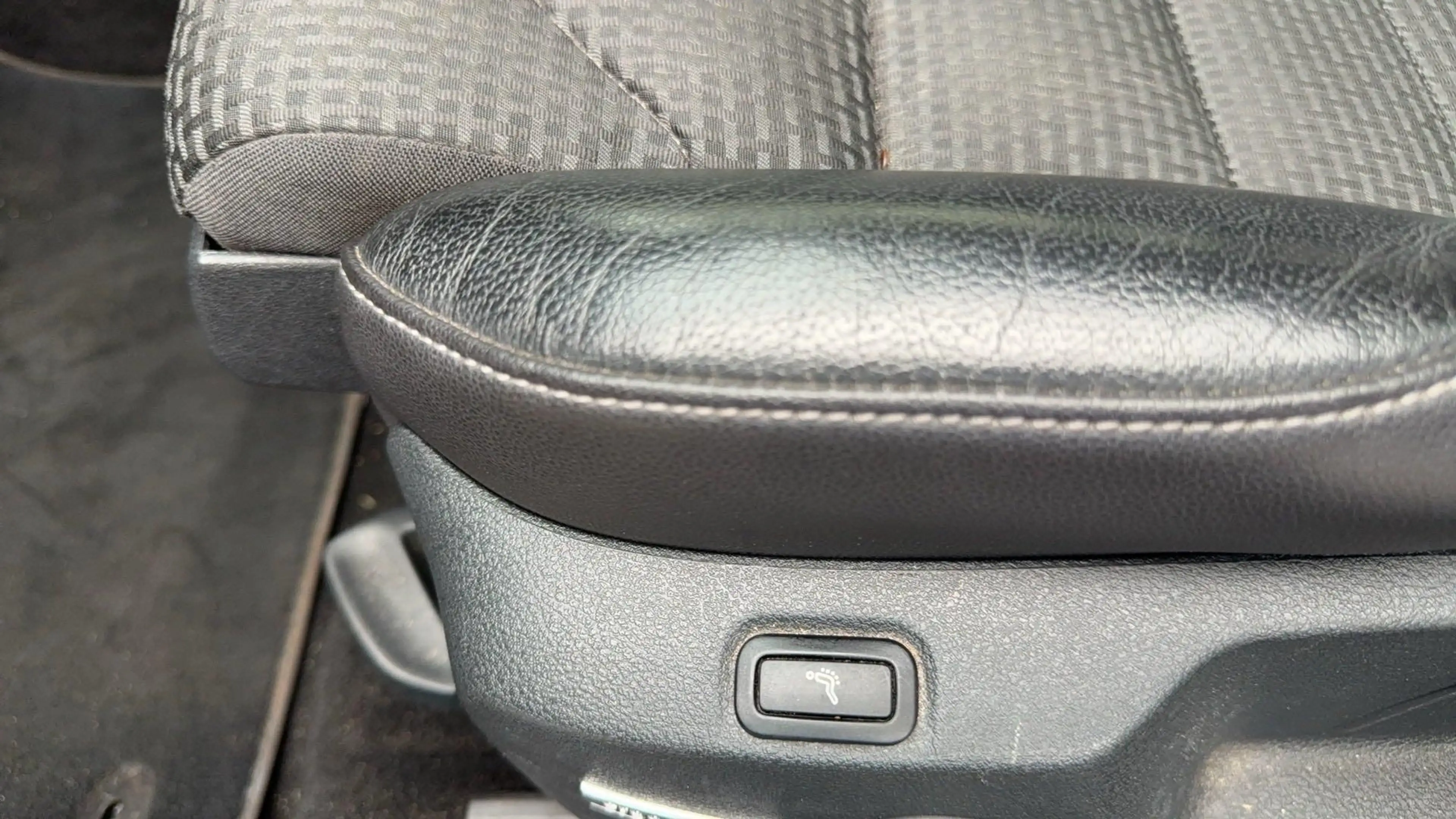 Volkswagen Golf 1.2 TSI Business Edition Connected — photo 14