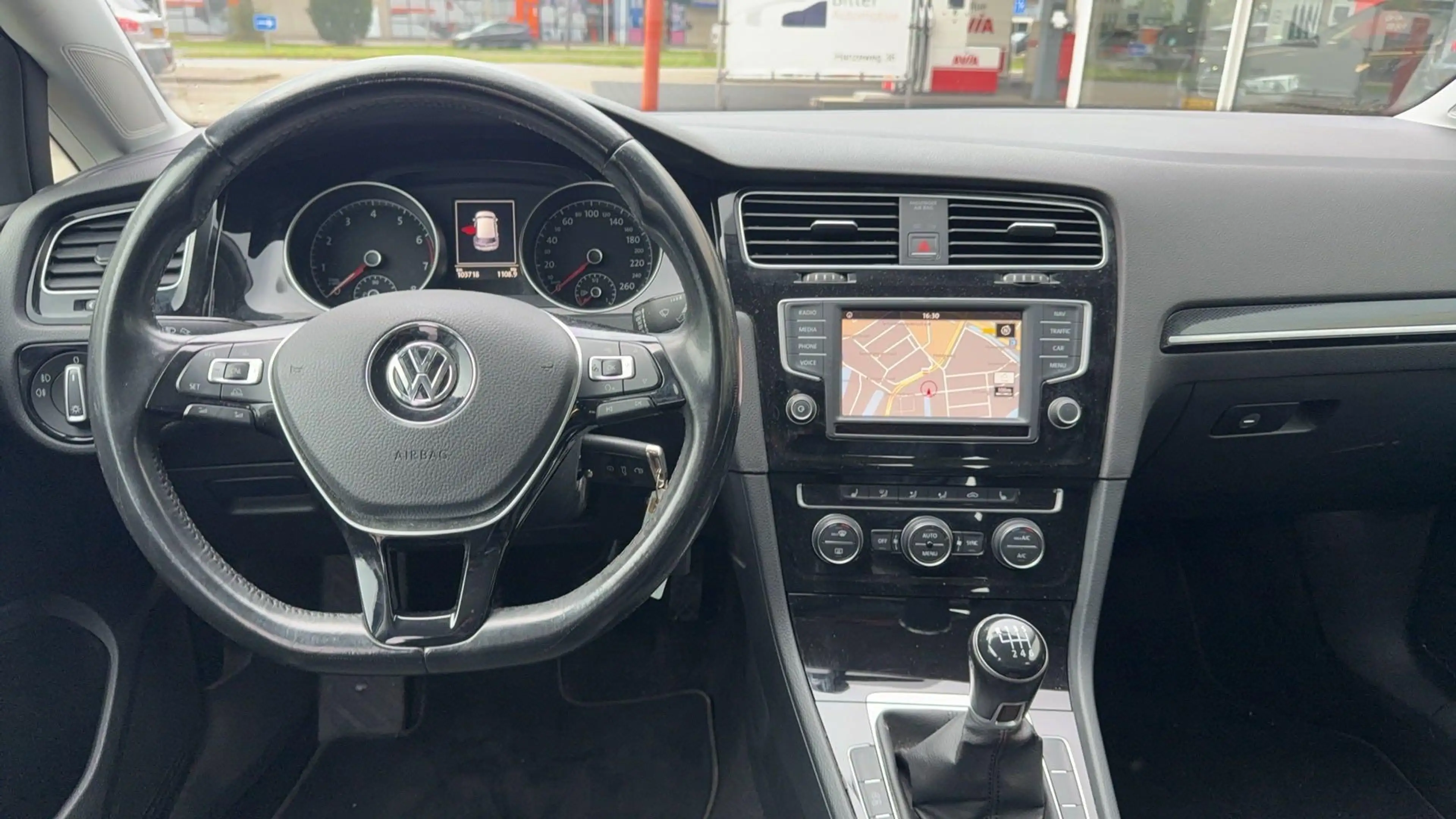 Volkswagen Golf 1.2 TSI Business Edition Connected — photo 8