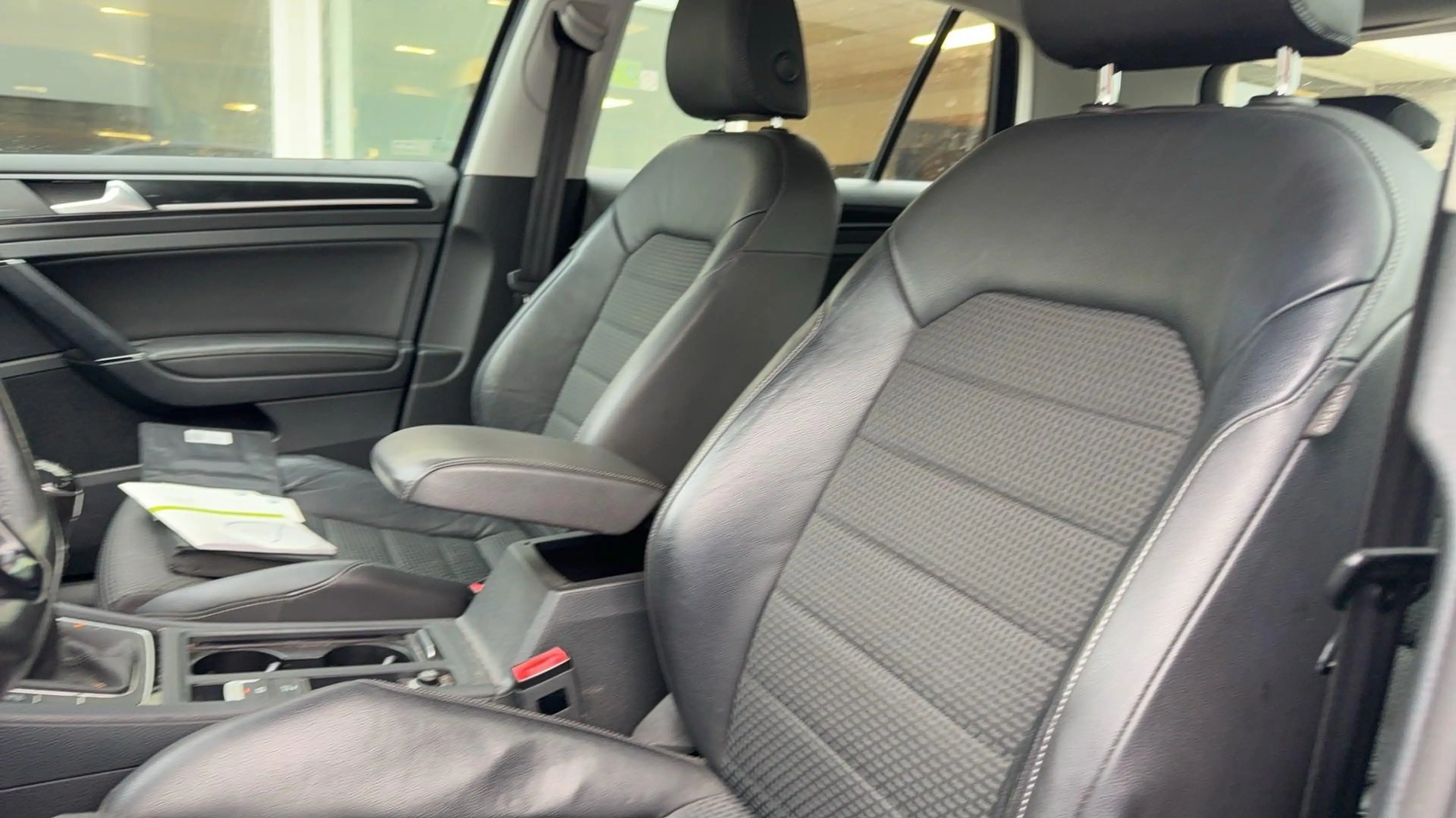 Volkswagen Golf 1.2 TSI Business Edition Connected — photo 15
