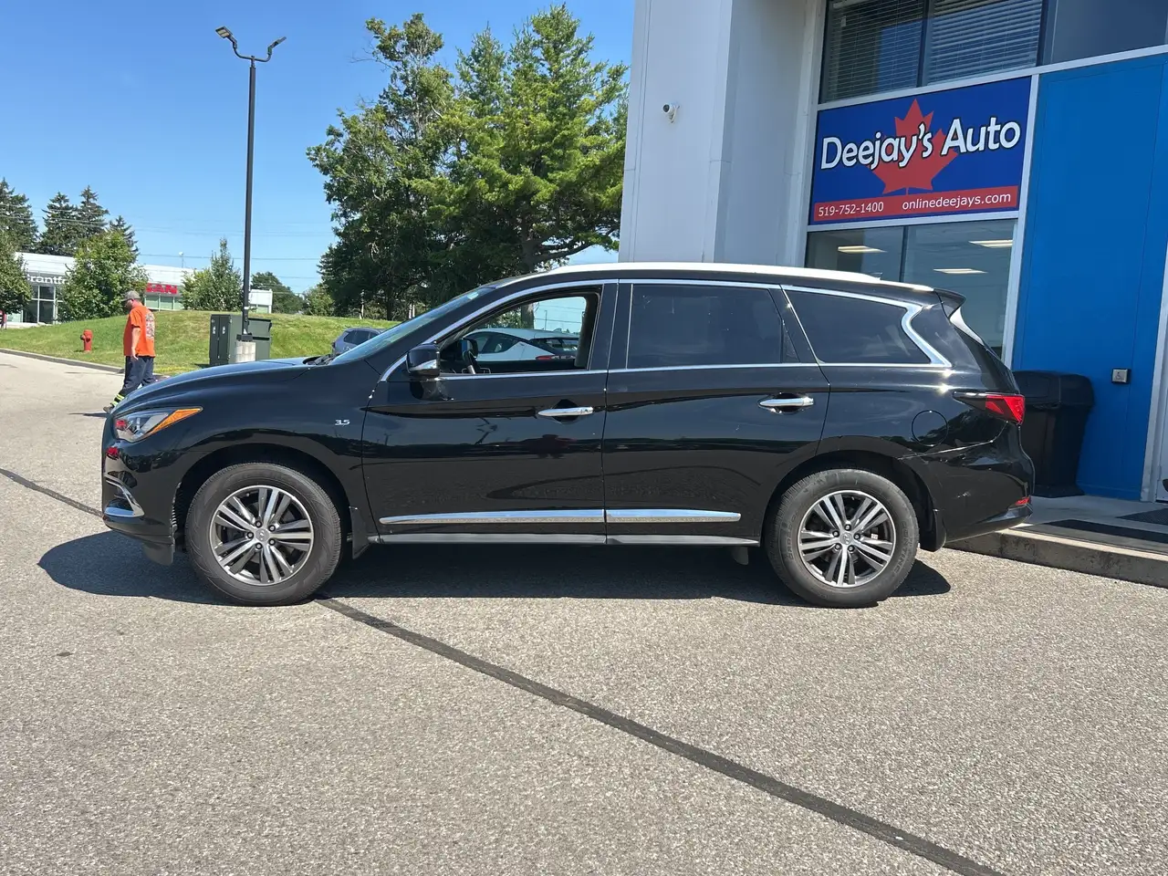 Infiniti QX60 снимка Infiniti QX60