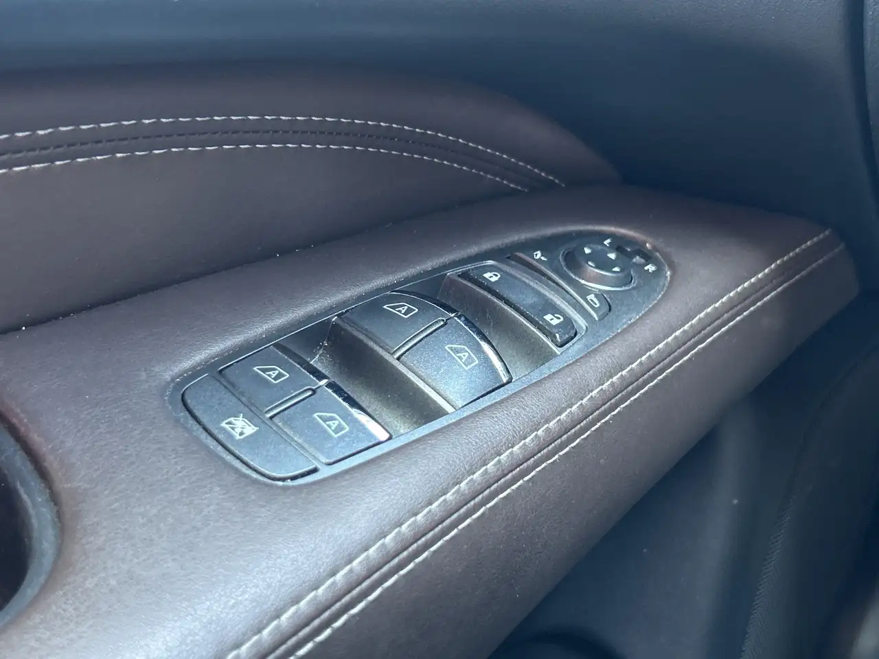 Infiniti QX60 снимка Infiniti QX60