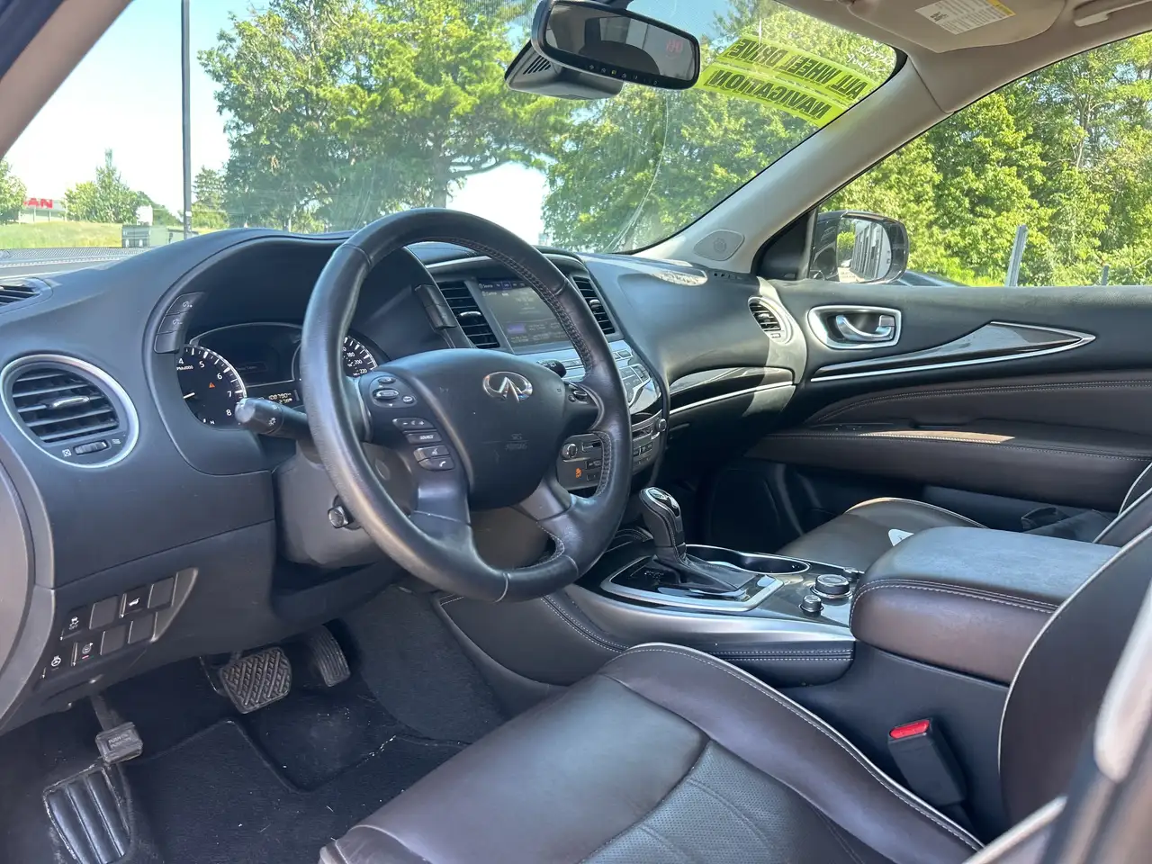 Infiniti QX60 снимка Infiniti QX60