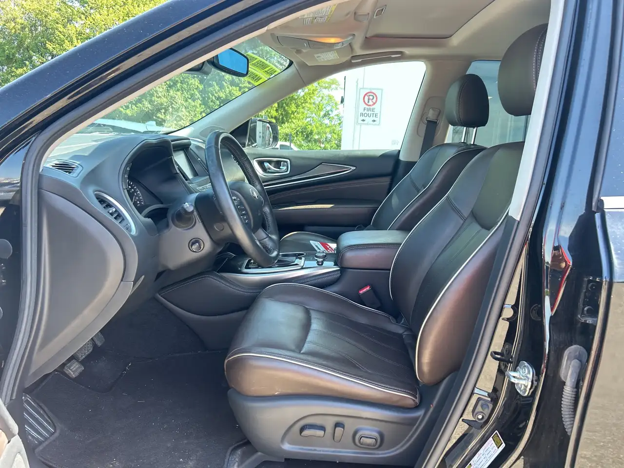 Infiniti QX60 снимка Infiniti QX60