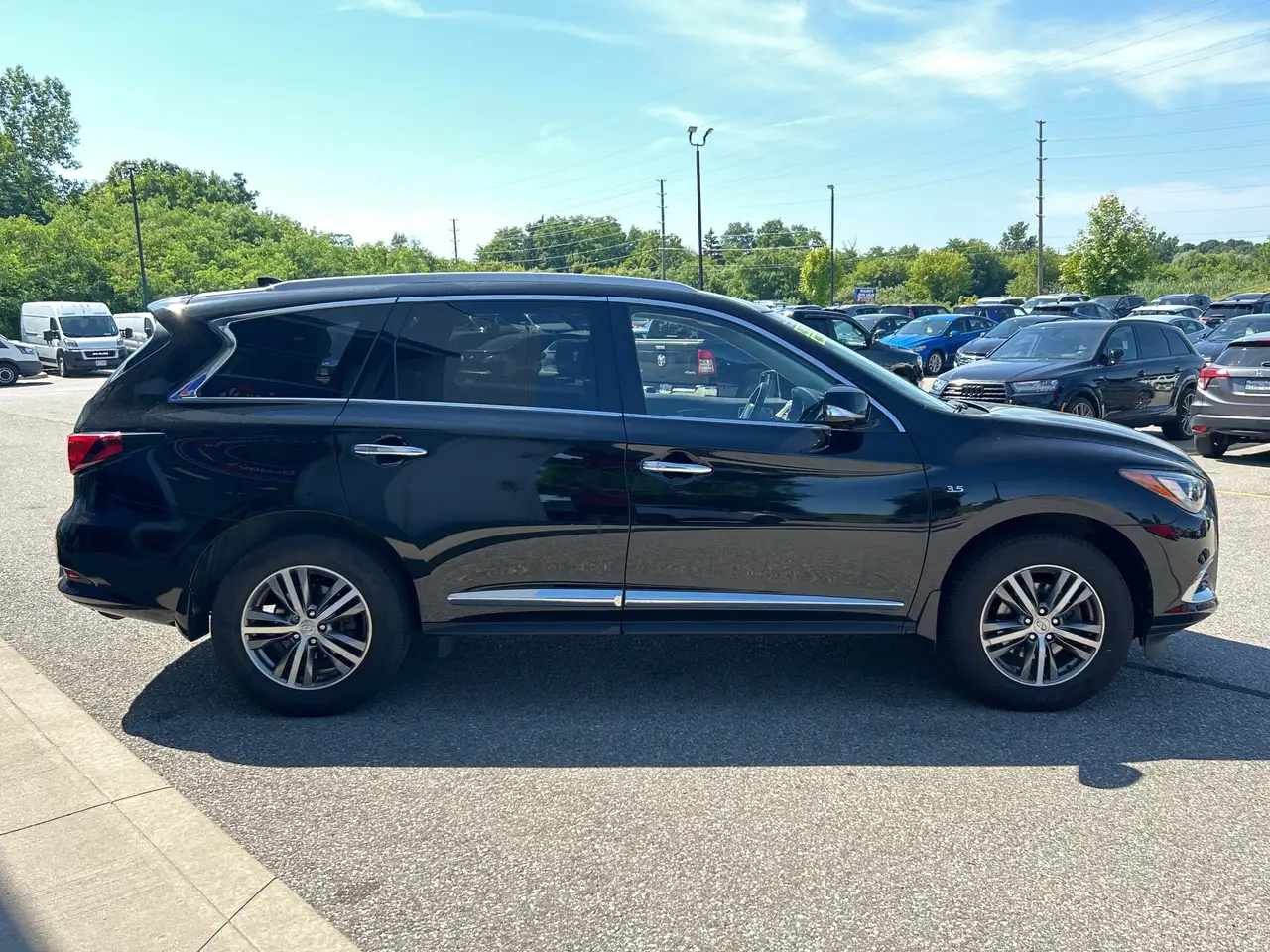 Infiniti QX60 снимка Infiniti QX60