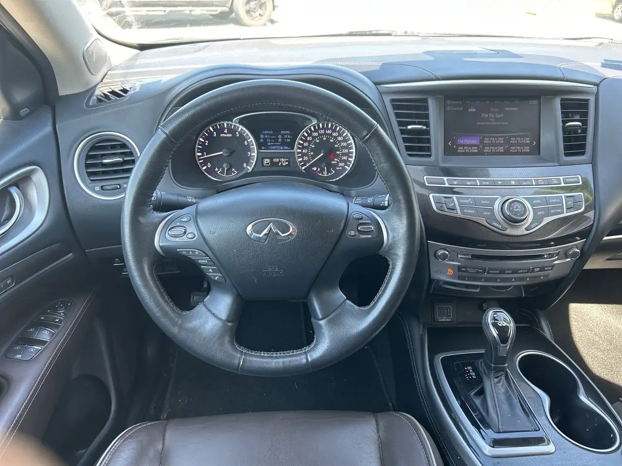Infiniti QX60 снимка Infiniti QX60