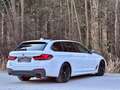 BMW 530 d 3.0 xDrive M Sport Aut. *PANO*AHK*SHZ*HEAD-UP* Weiß - thumbnail 2