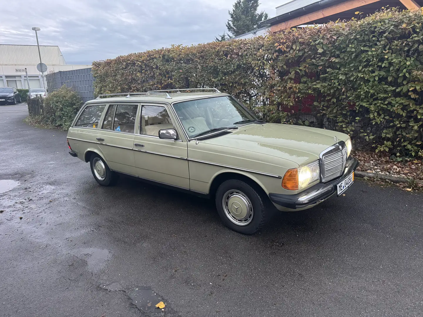 Mercedes-Benz E 240 Green - 2