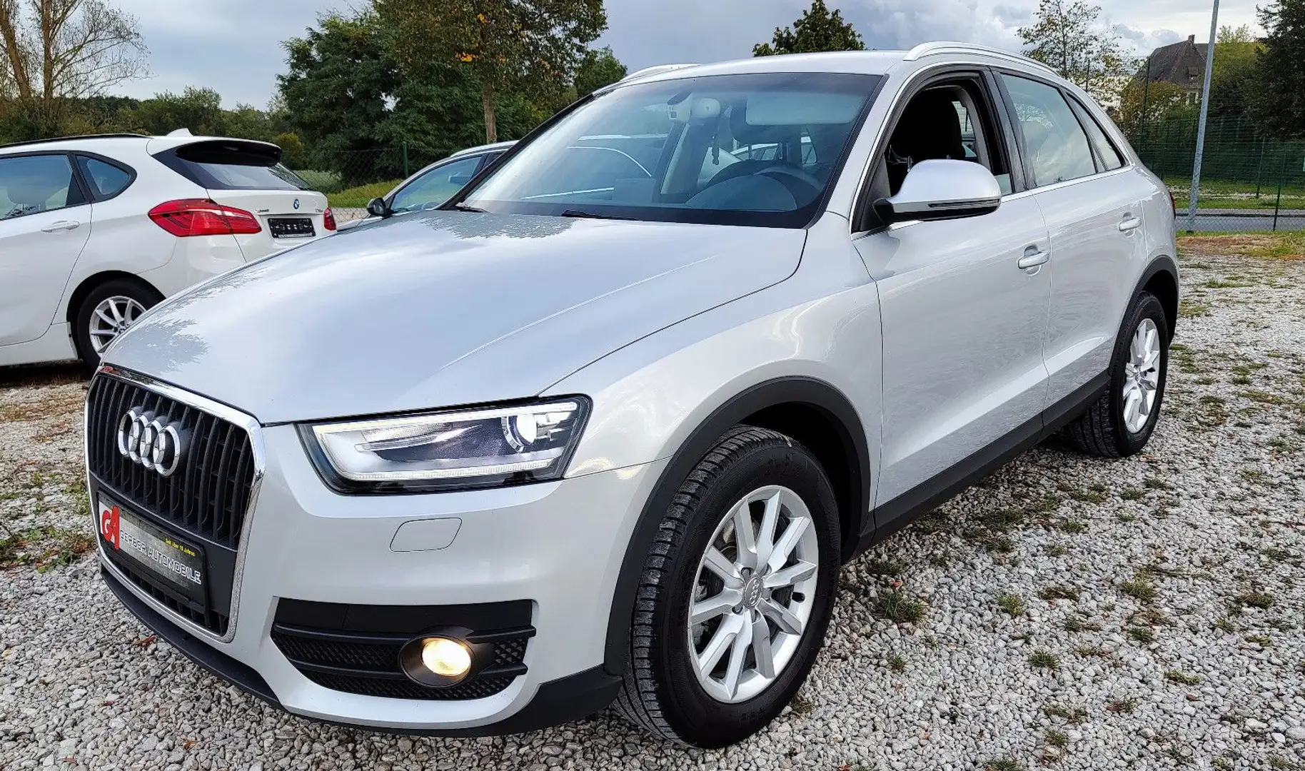 Audi Q3 2.0 TDI - Xenon* Navi* Sportsitze*TOP Zustand Silber - 1
