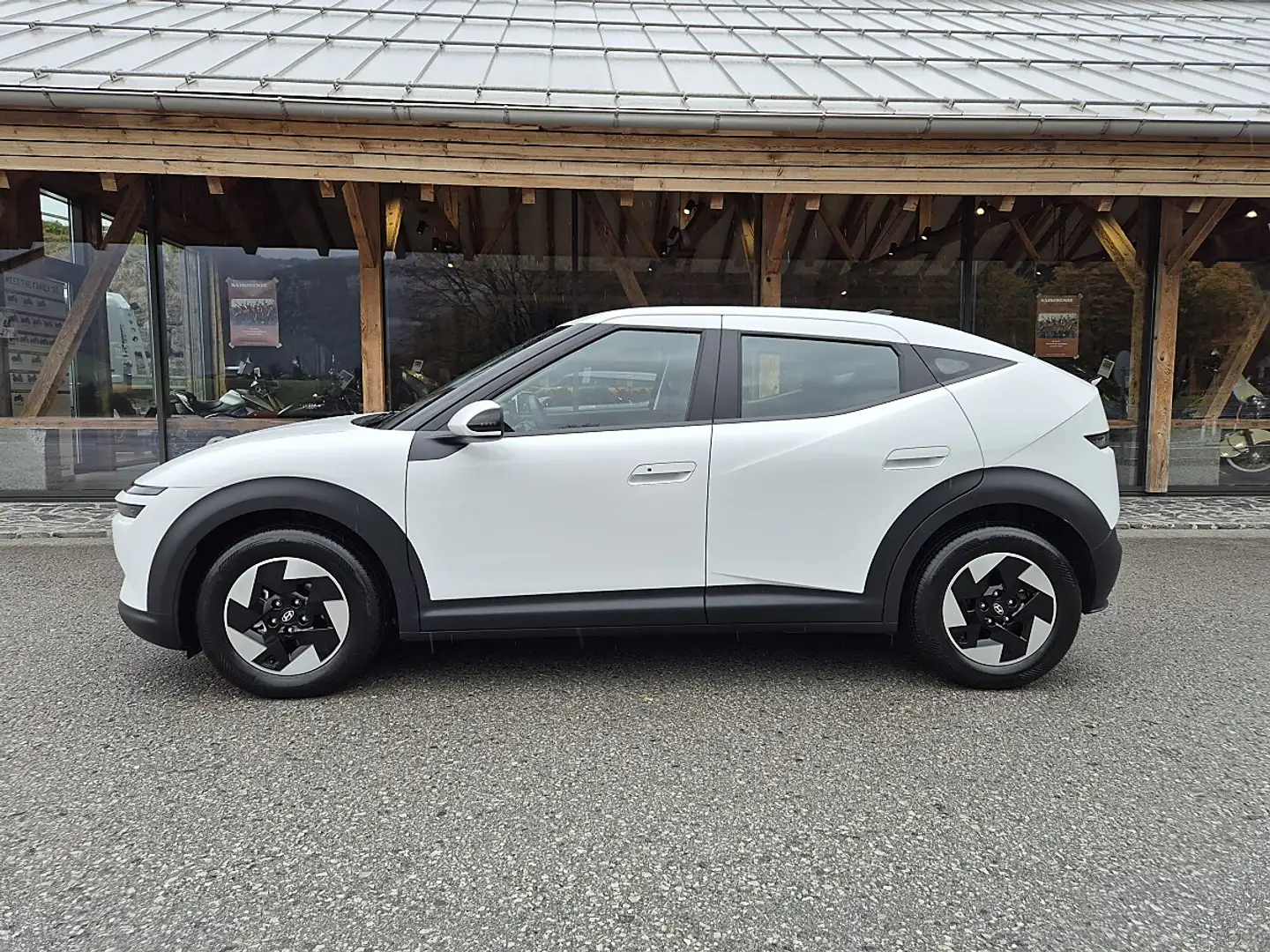 Hyundai IONIQ 3 Ioniq 3 Elektro 42kWh Select Aut. Weiß - 2