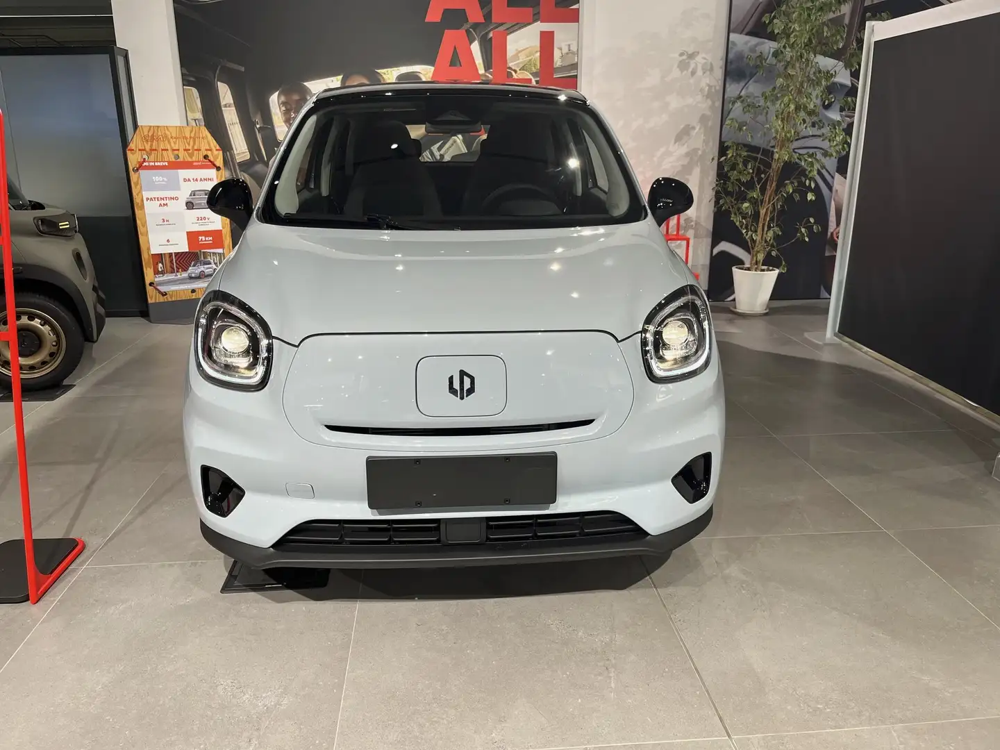 Leapmotor T03 Elettrica 95cv DESIGN Neopatentati NUOVA Синій - 2