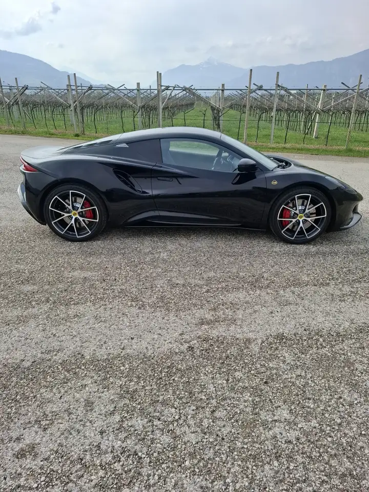 Lotus Emira 2024
