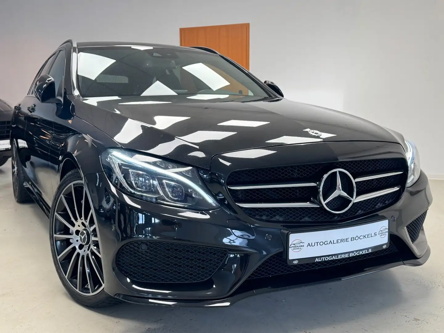 Mercedes-Benz C 250 CGI T-Modell AMG°LED°2.Hand°Garantie Schwarz - 1