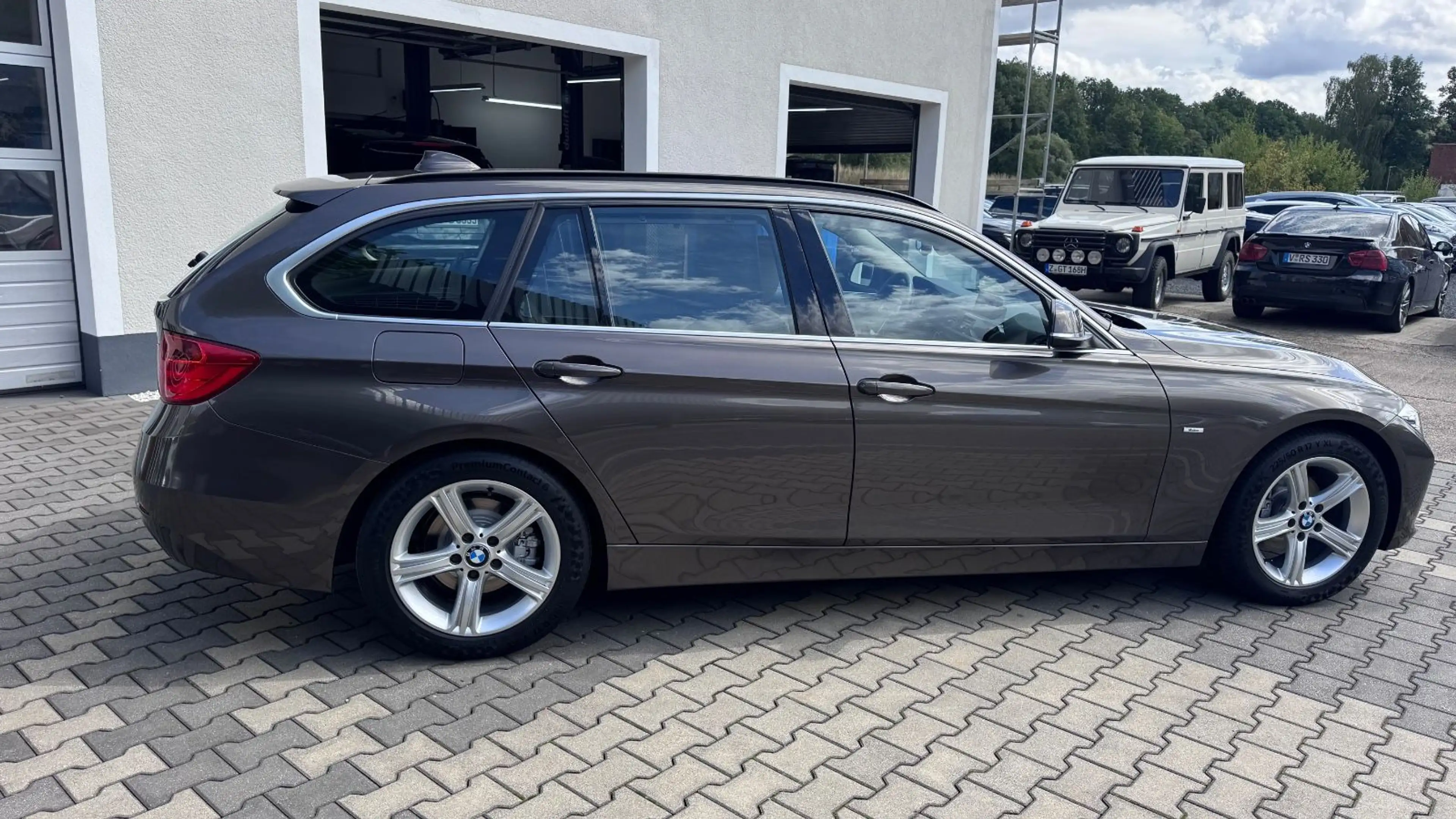 BMW 320 i Tour Xenon NaviProf Autom Kam Leder — photo 6