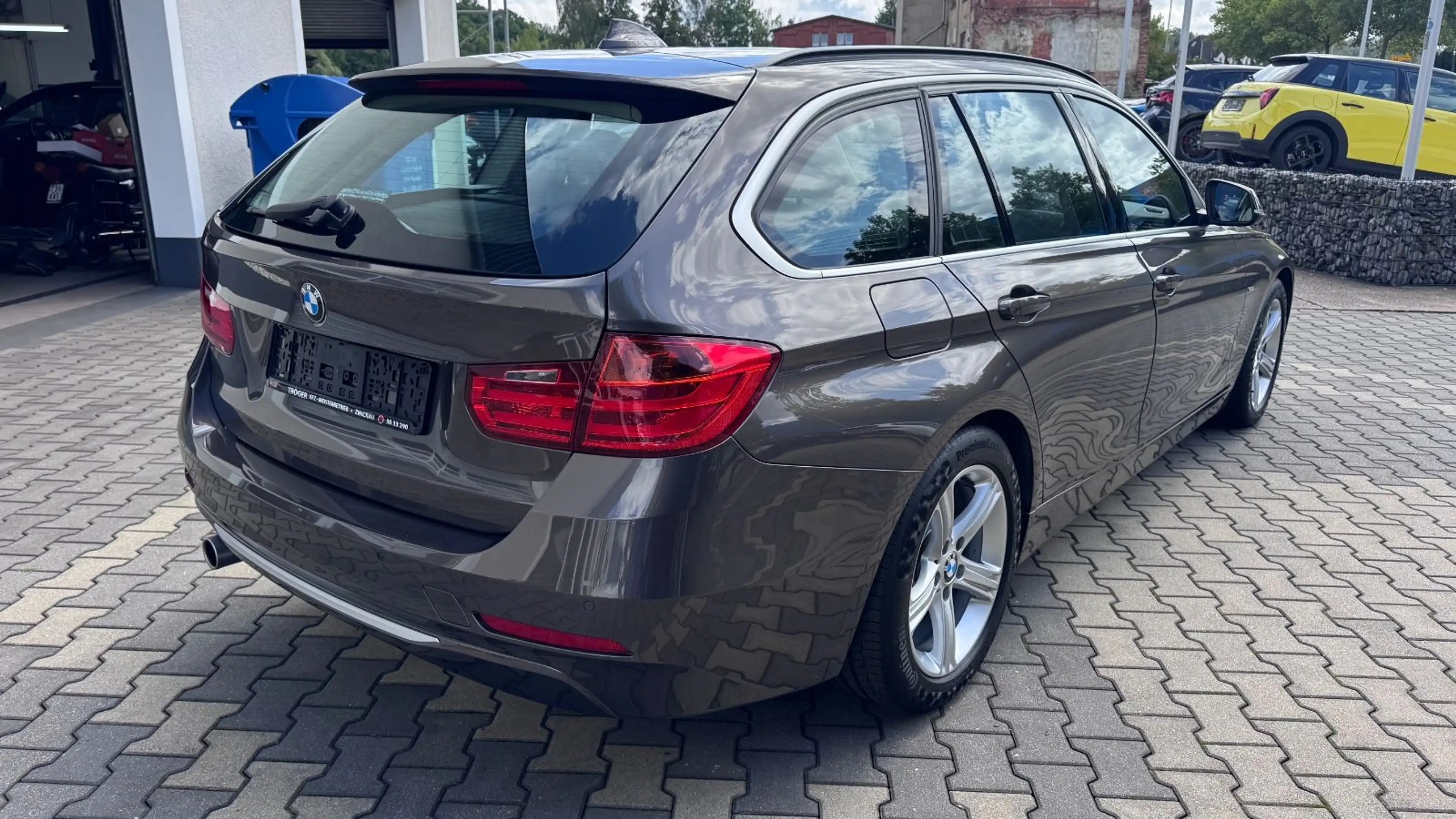 BMW 320 i Tour Xenon NaviProf Autom Kam Leder — photo 5
