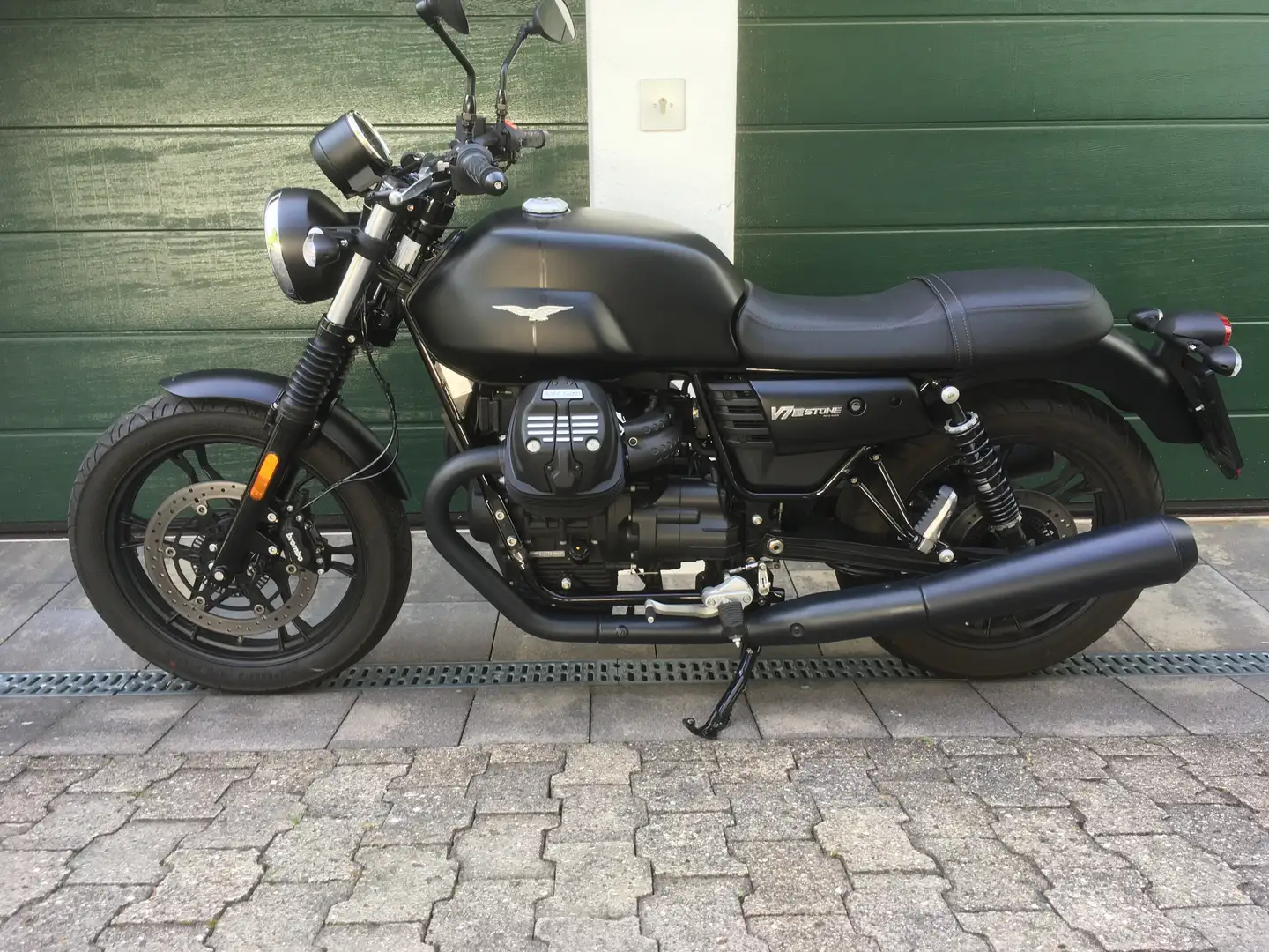 Moto Guzzi V 7 Negru - 2