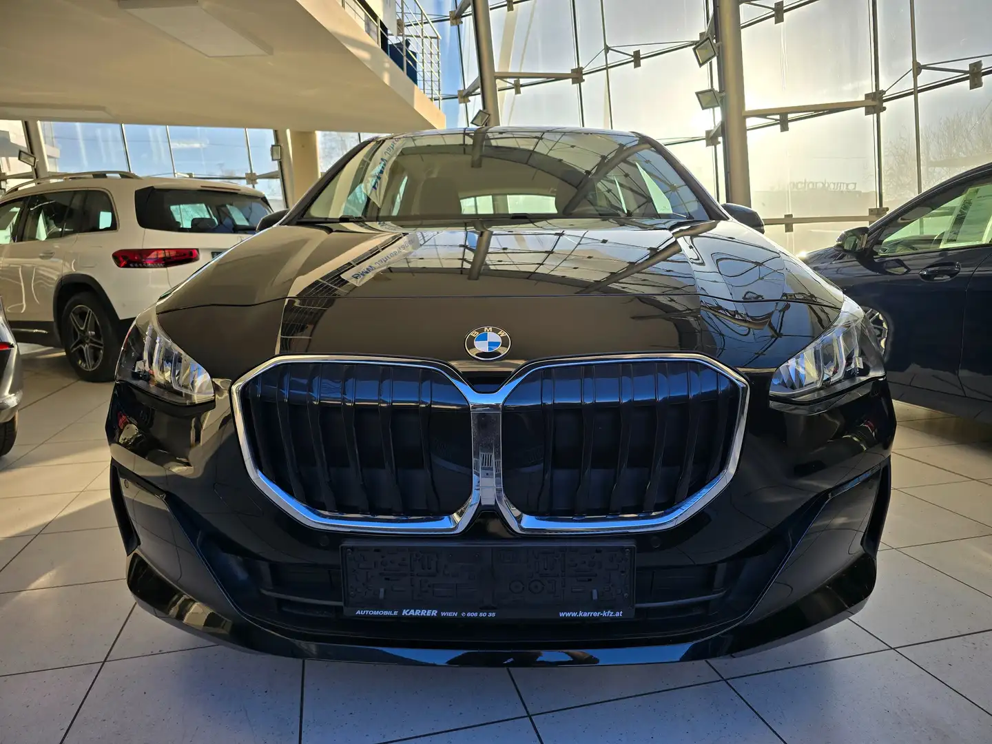 BMW 218 i Aut. AHK elektrisch/Rückfahrkamera/Navi/LED Schwarz - 2